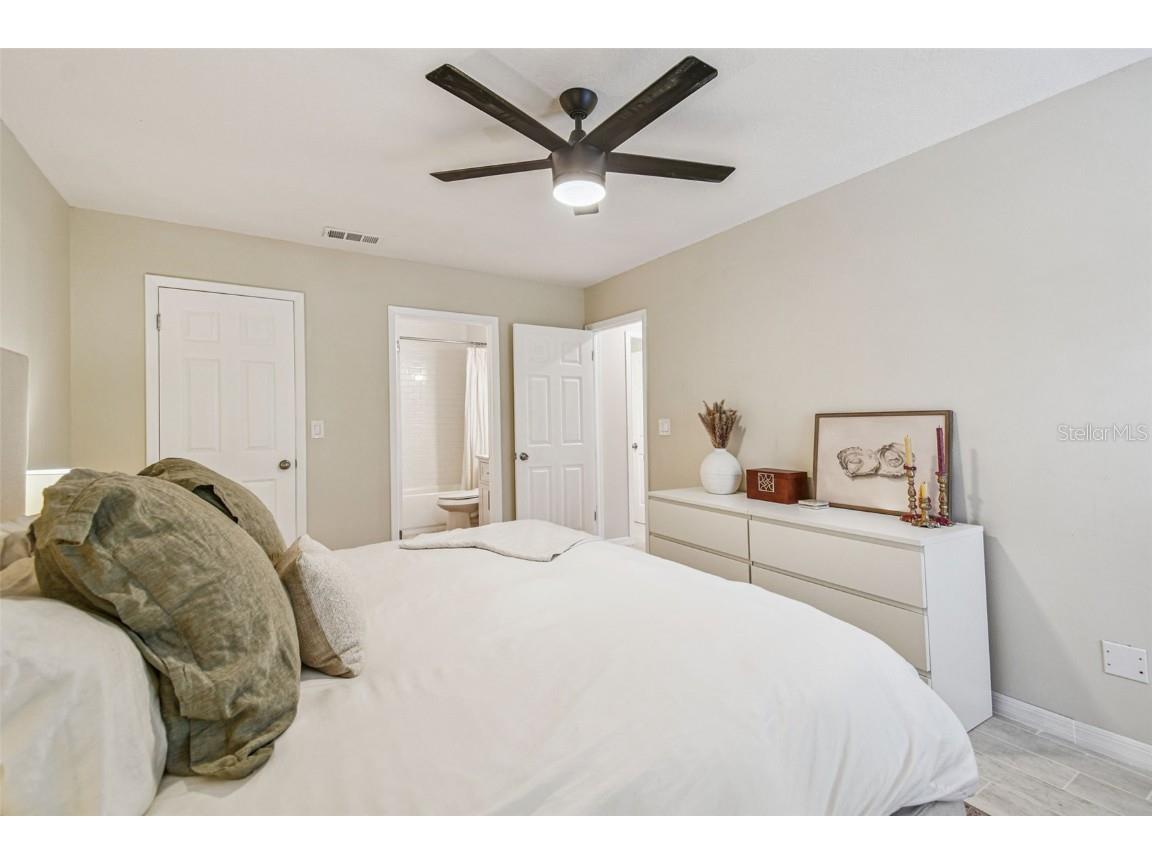 4033 Dream Oak Place #202 Tampa FL 33613 TB8422248 image15