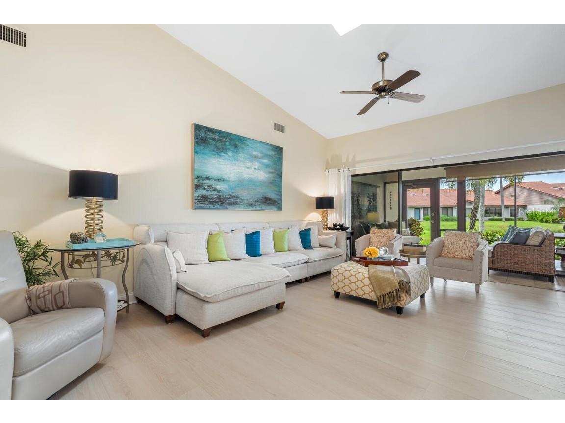 4033 Wilshire Circle E #139 Sarasota FL 34238 - HERON LAKE A4665665 image1