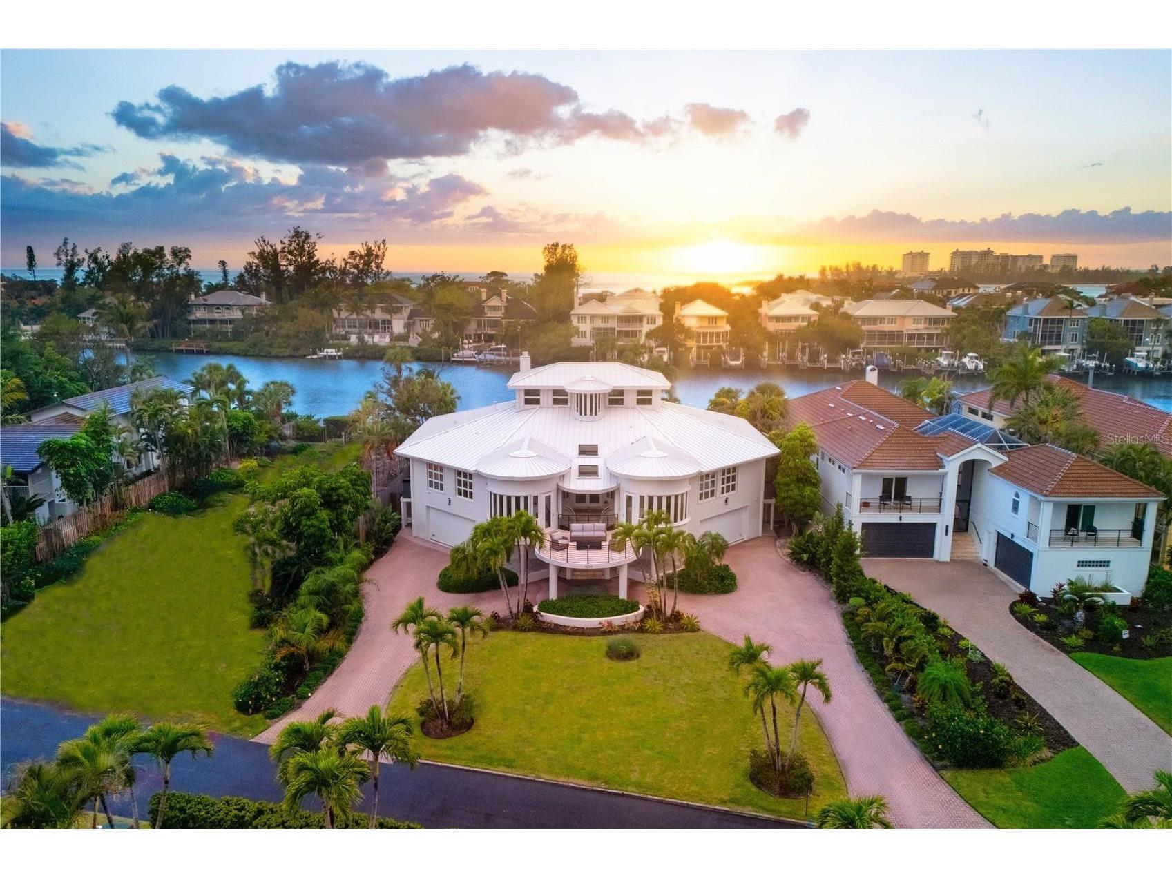 4034 Roberts Point Road Sarasota FL 34242 A4693305 image1