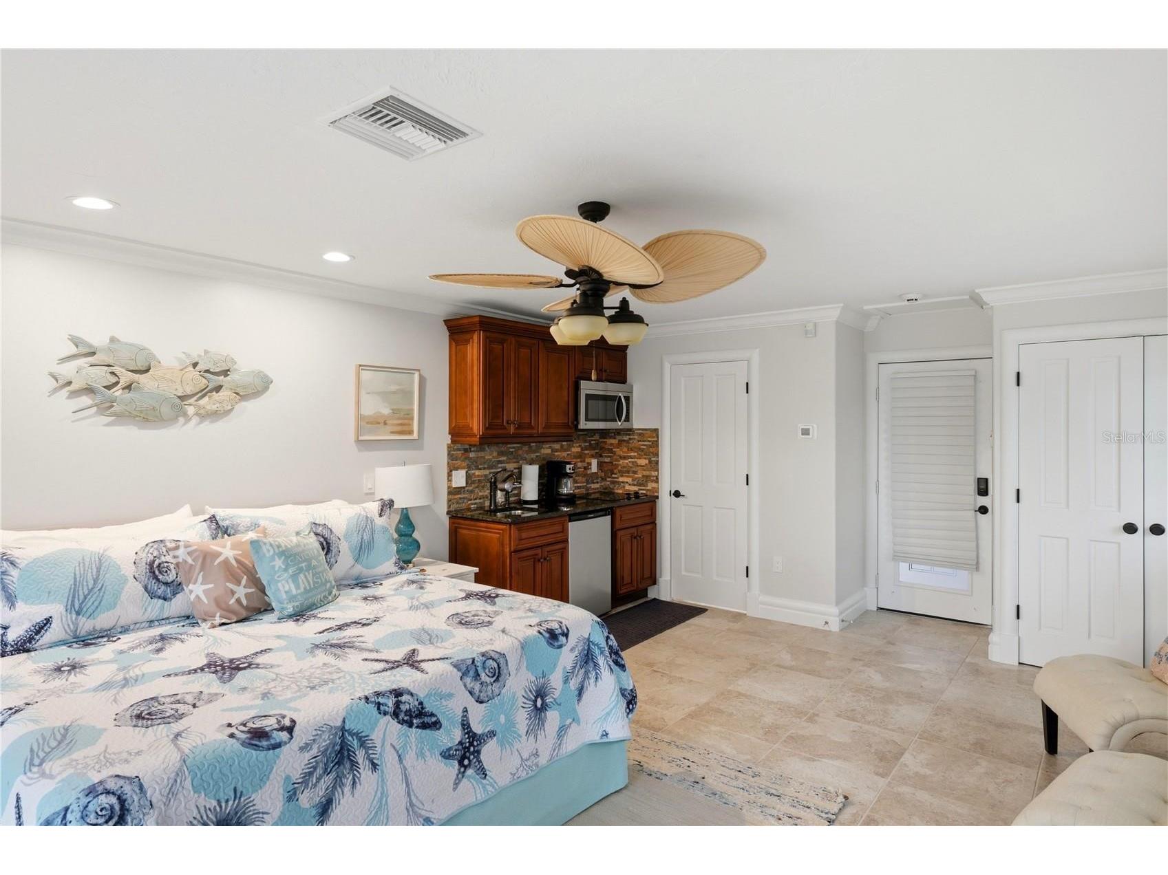 4034 Roberts Point Road Sarasota FL 34242 A4693305 image81