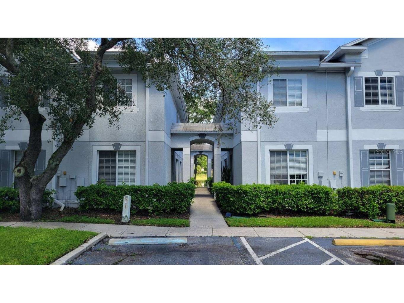 4035 Dolphin Drive Tampa FL 33617 U8208776 image1