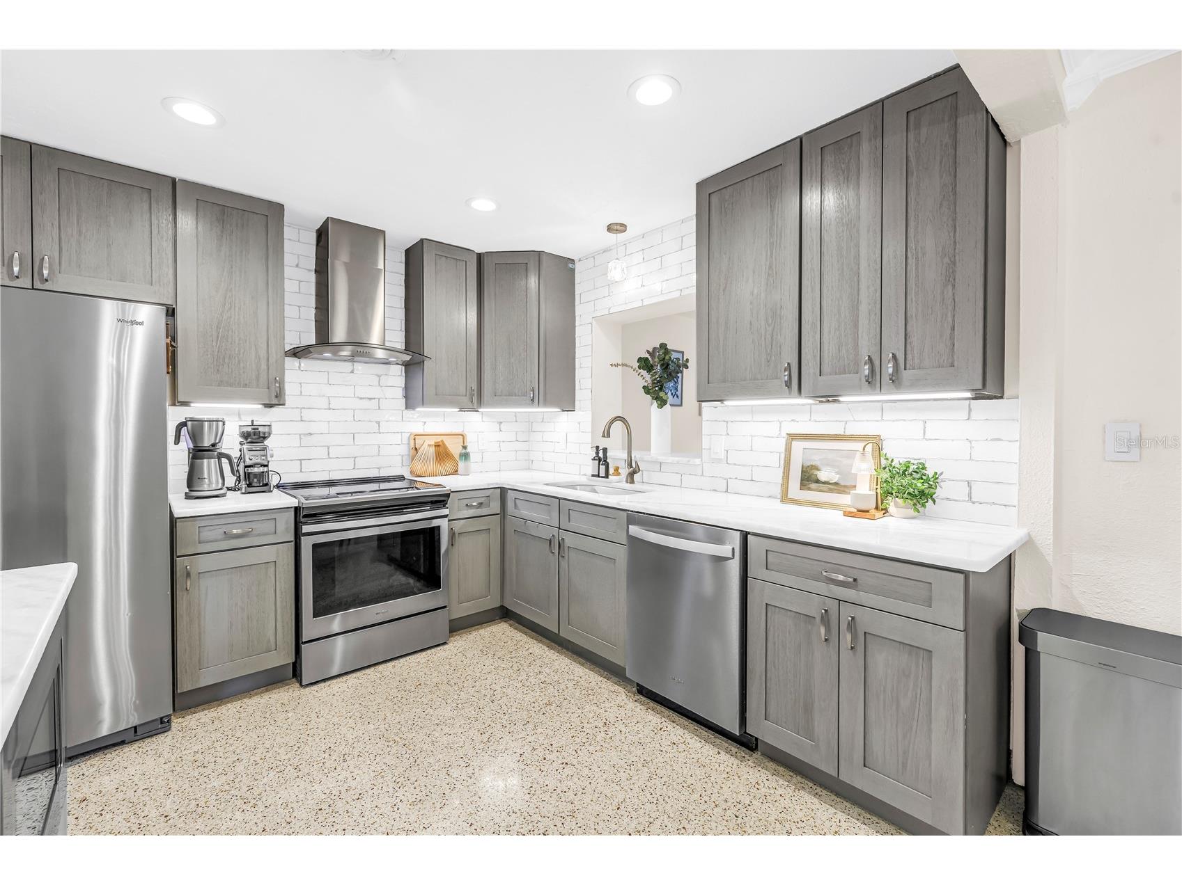 4039 Alberca Way S Saint Petersburg FL 33712 TB8503089 image17