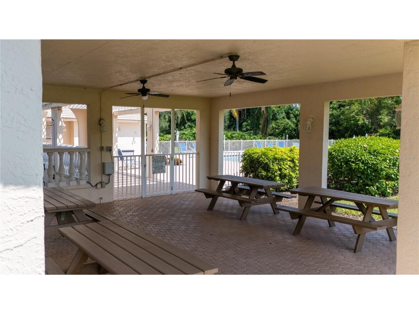 4039 Westbourne Circle Sarasota FL 34238 A4662802 image47