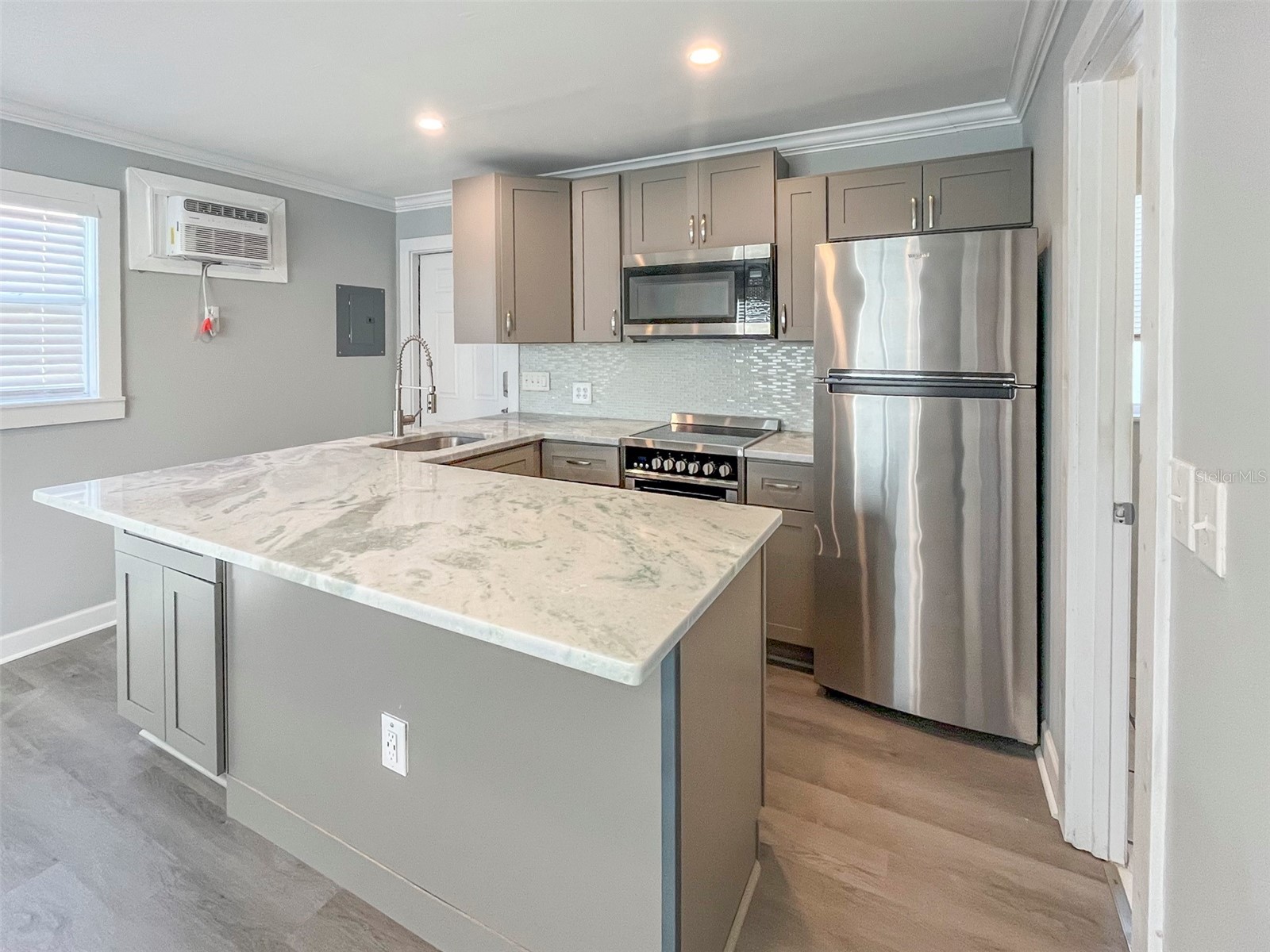 404 Armada Road S #D Venice FL 34285 A4679003 image4