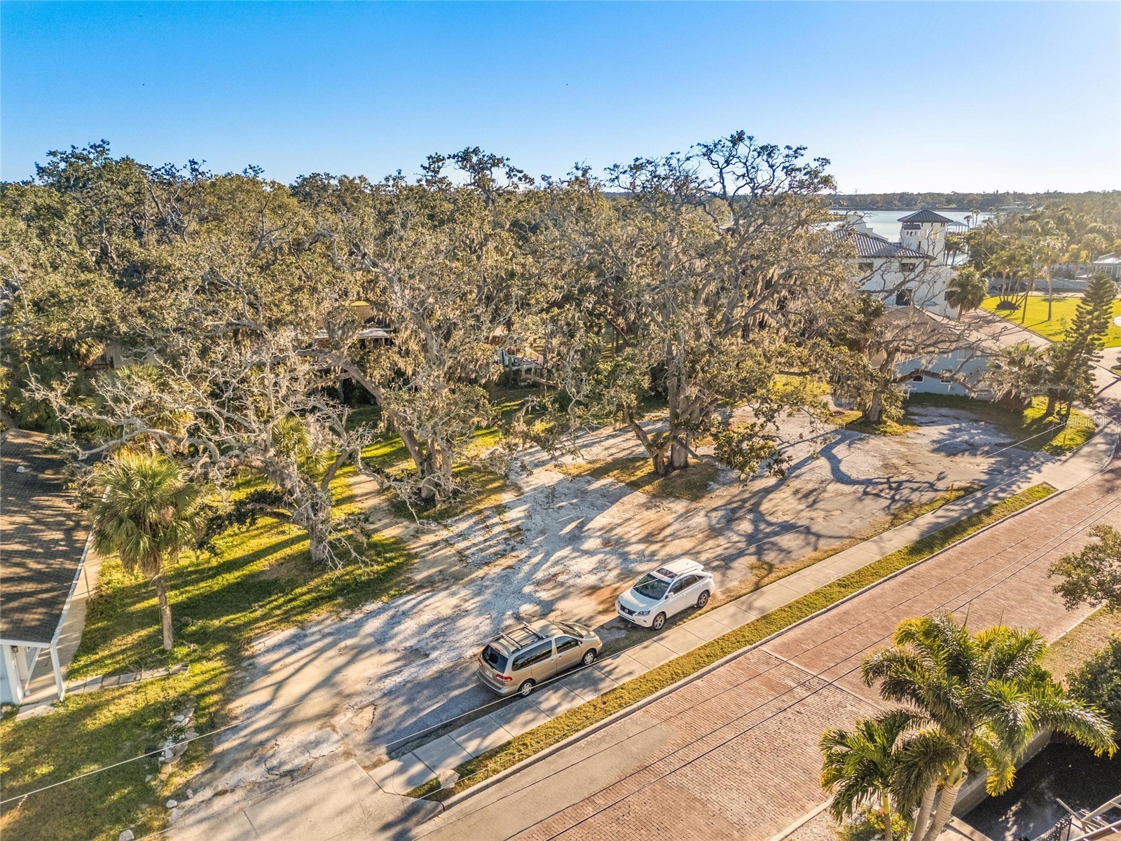 404 Canal Street Tarpon Springs FL 34689 W7882220 image8