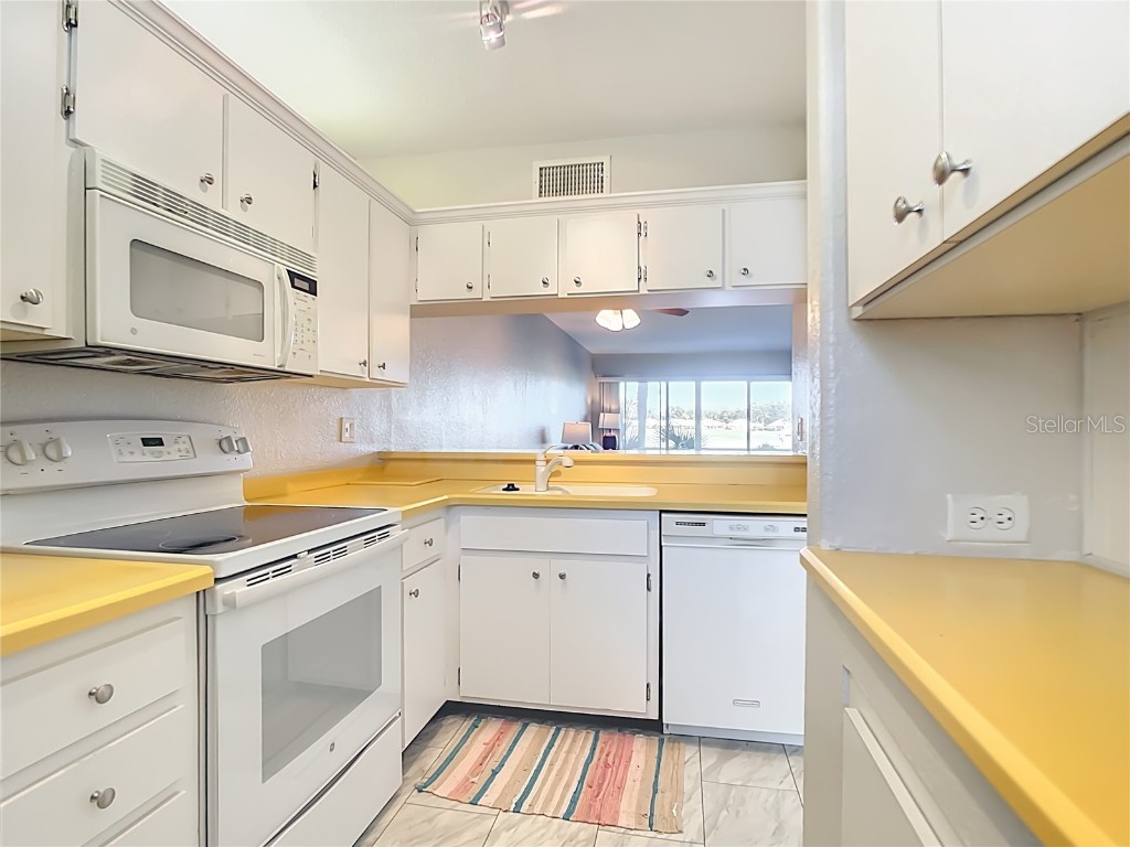 404 Cerromar Circle N #115 Venice FL 34293 D6145007 image14