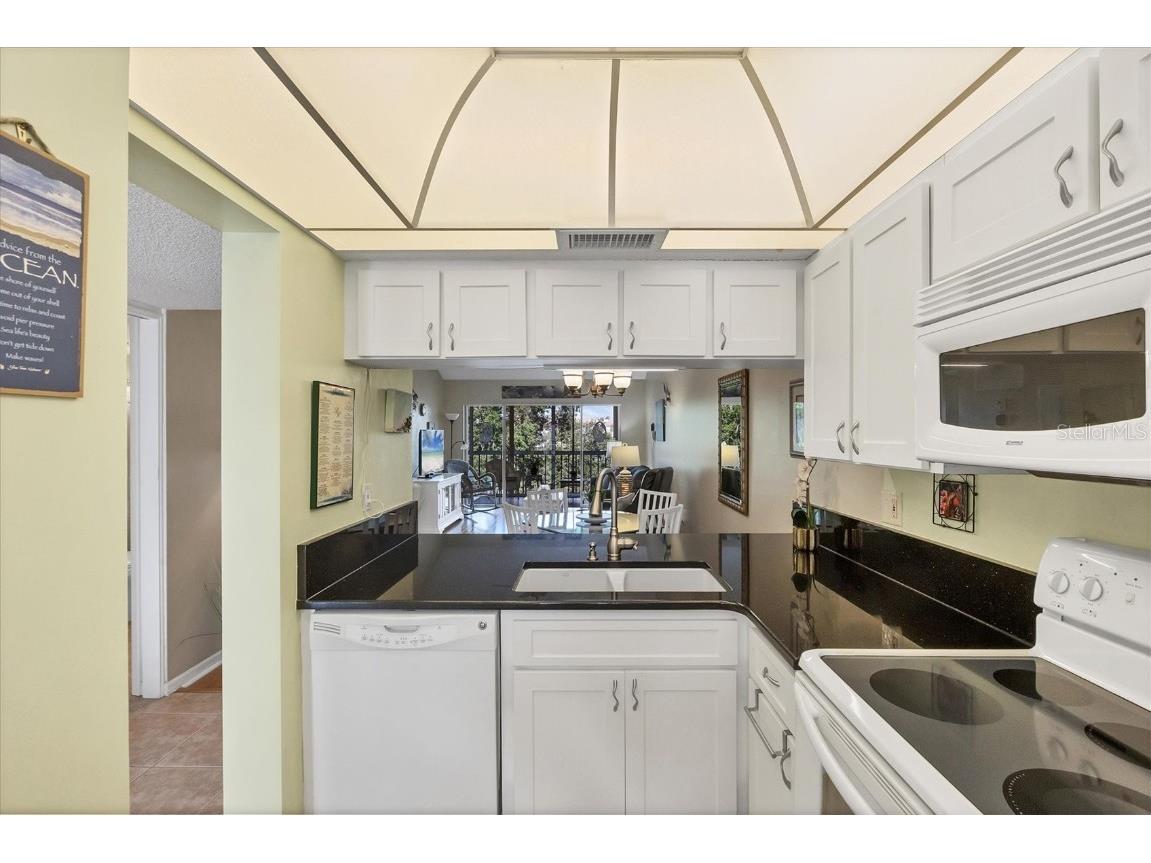 404 Cerromar Circle N #308 Venice FL 34293 A4666656 image11