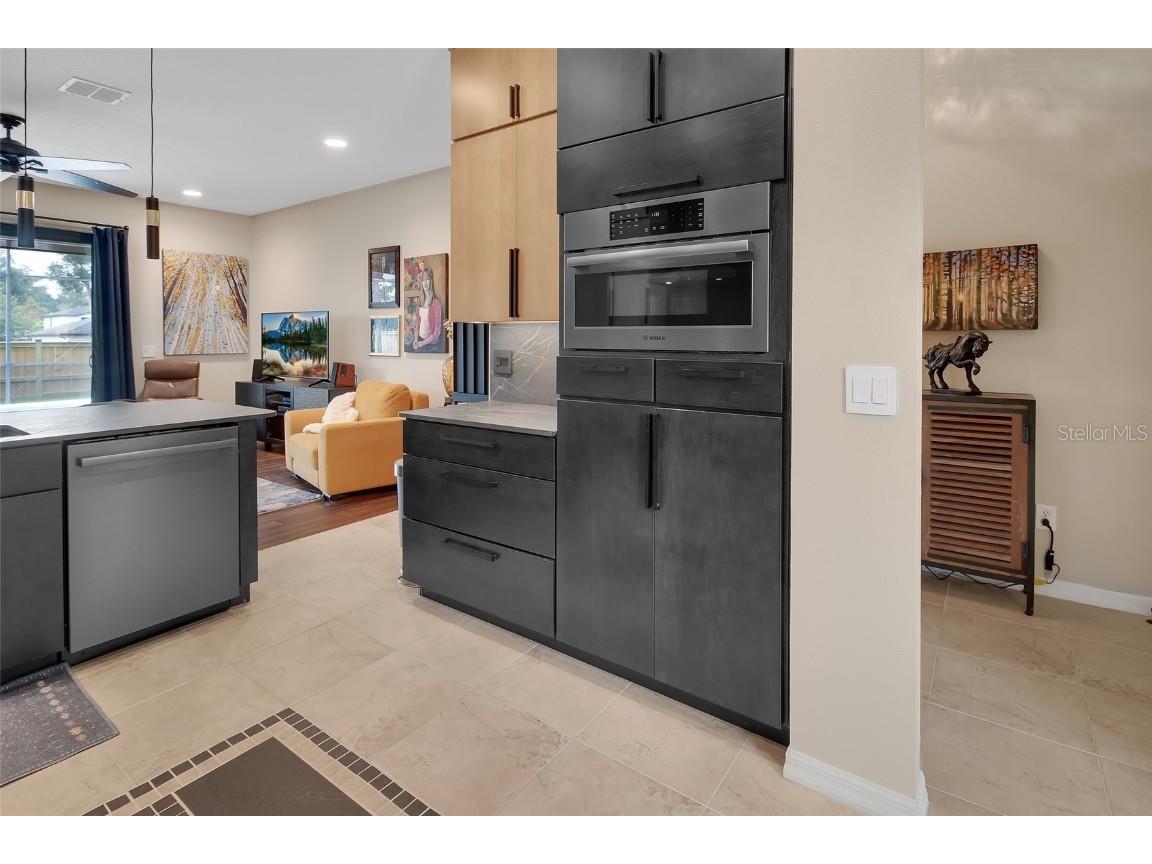 404 Country View Circle Deland FL 32720 V4946595 image8