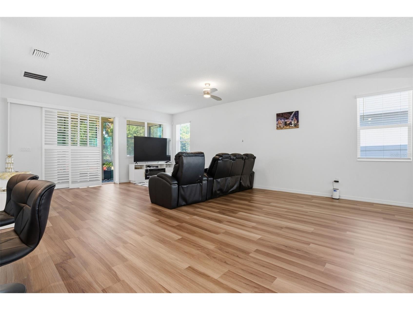 404 Darcy Bluff Place Valrico FL 33594 TB8470433 image3