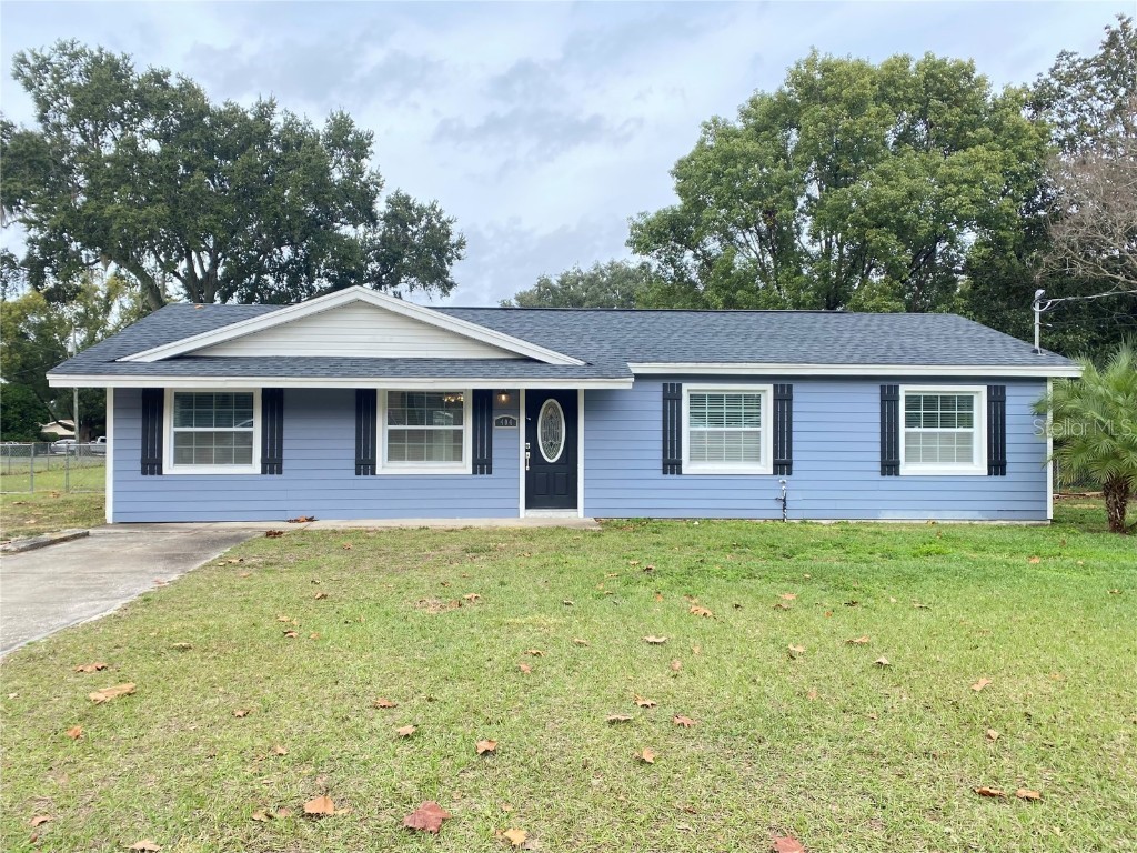 404 E Bidwell Street Fruitland Park FL 34731 OM670236 image1