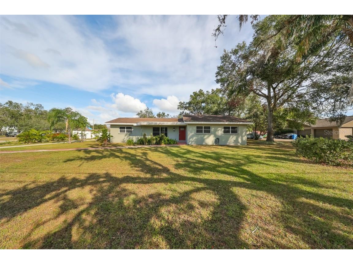 404 E Windhorst Road Brandon FL 33510 TB8318923 image1