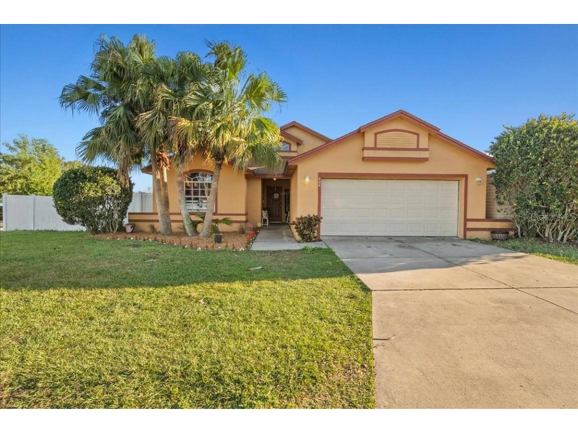 404 Emerald Cove Loop Lakeland FL 33813 L4951310 image1