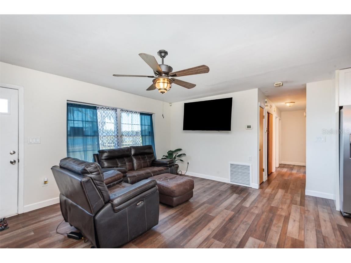 404 Grand Rondo E Crescent City FL 32112 - LAKE STELLA V4945996 image7