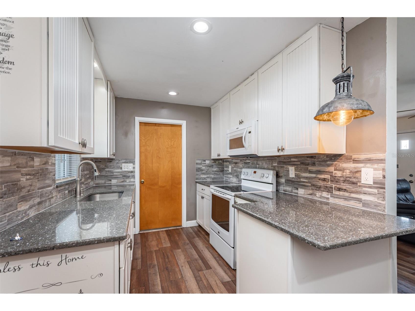 404 Grand Rondo E Crescent City FL 32112 - LAKE STELLA V4949481 image12