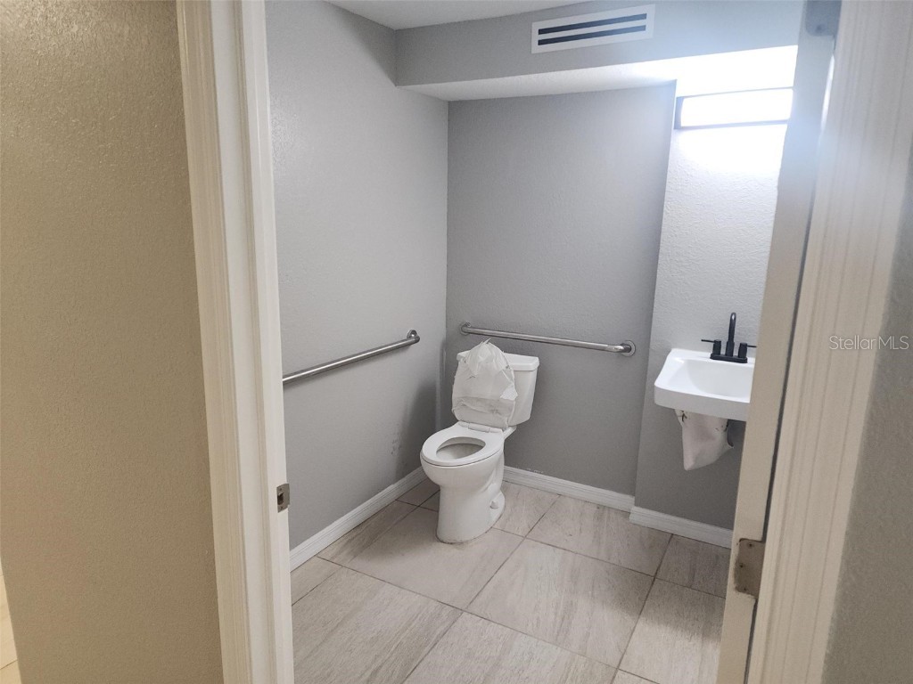 404 Hargreaves Avenue Punta Gorda FL 33950 C7506203 image11