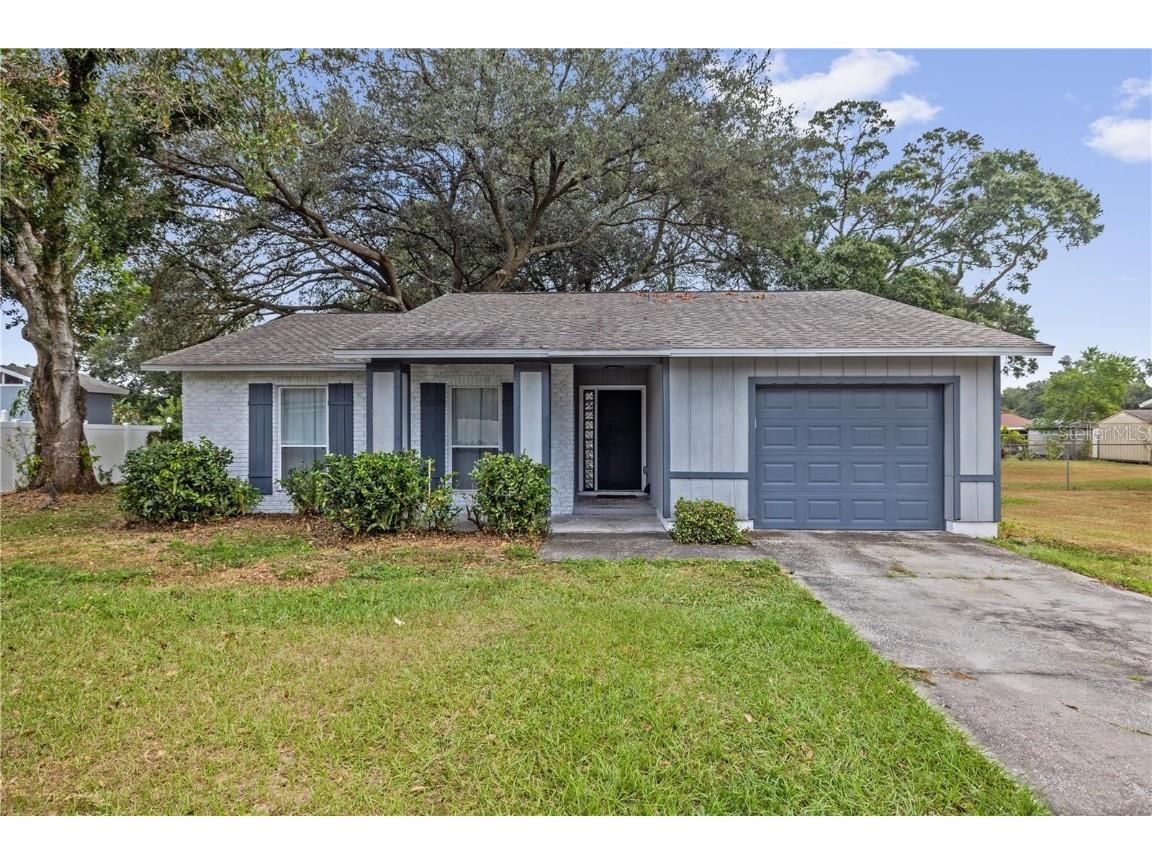 404 King Louis Court Seffner FL 33584 U8193846 image1