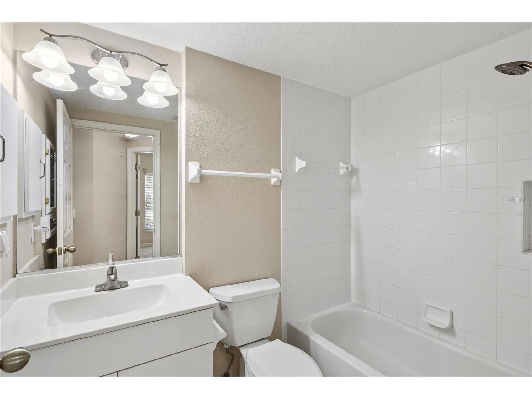 404 Laurel Lake Drive #105 Venice FL 34292 N6143371 image37