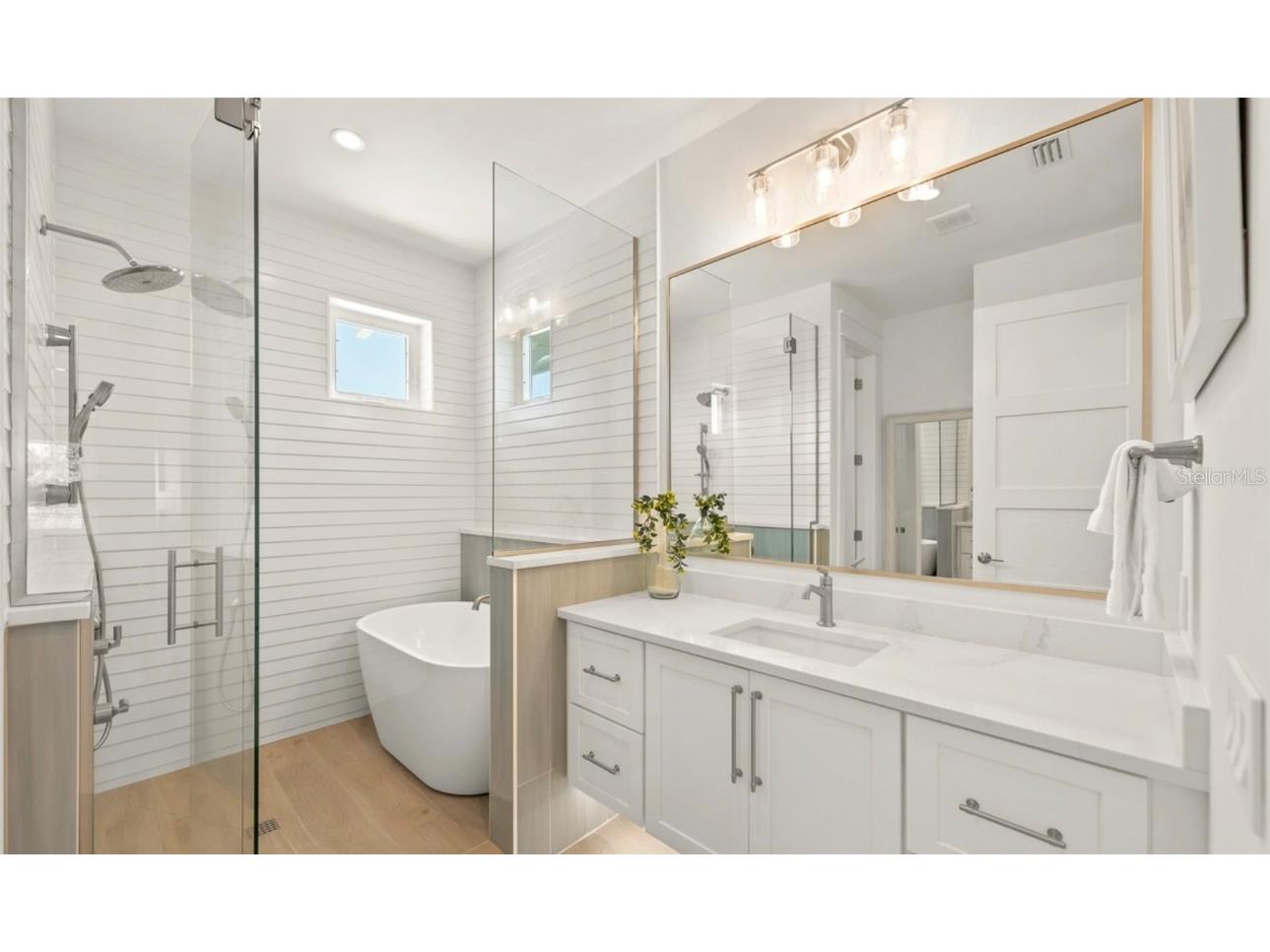 404 North Shore Dr Anna Maria FL 34216 A4612343 image19