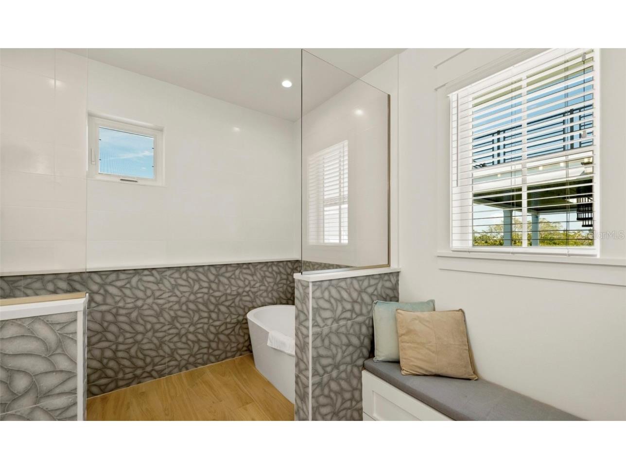 404 North Shore Dr Anna Maria FL 34216 A4612343 image21