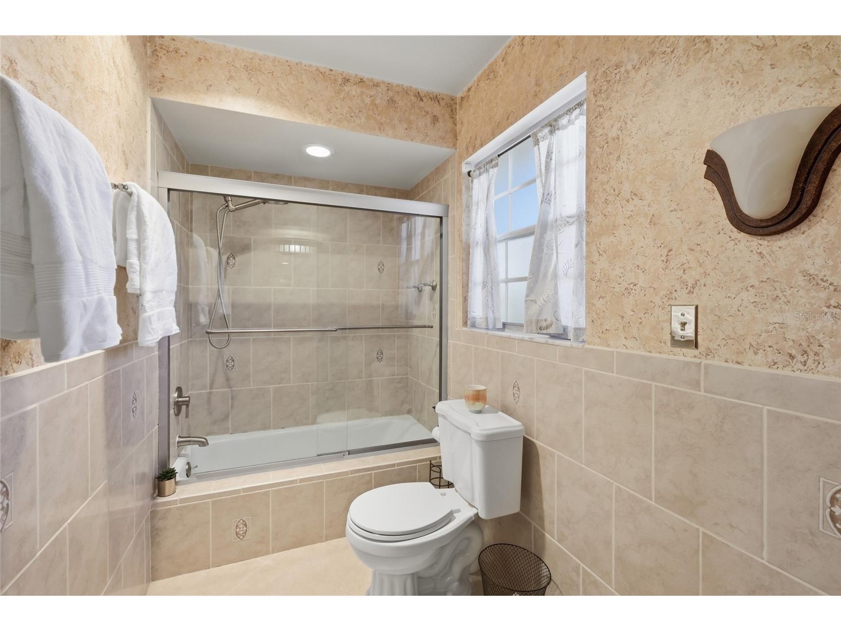 404 Oxford Drive #404 Nokomis FL 34275 A4699074 image15