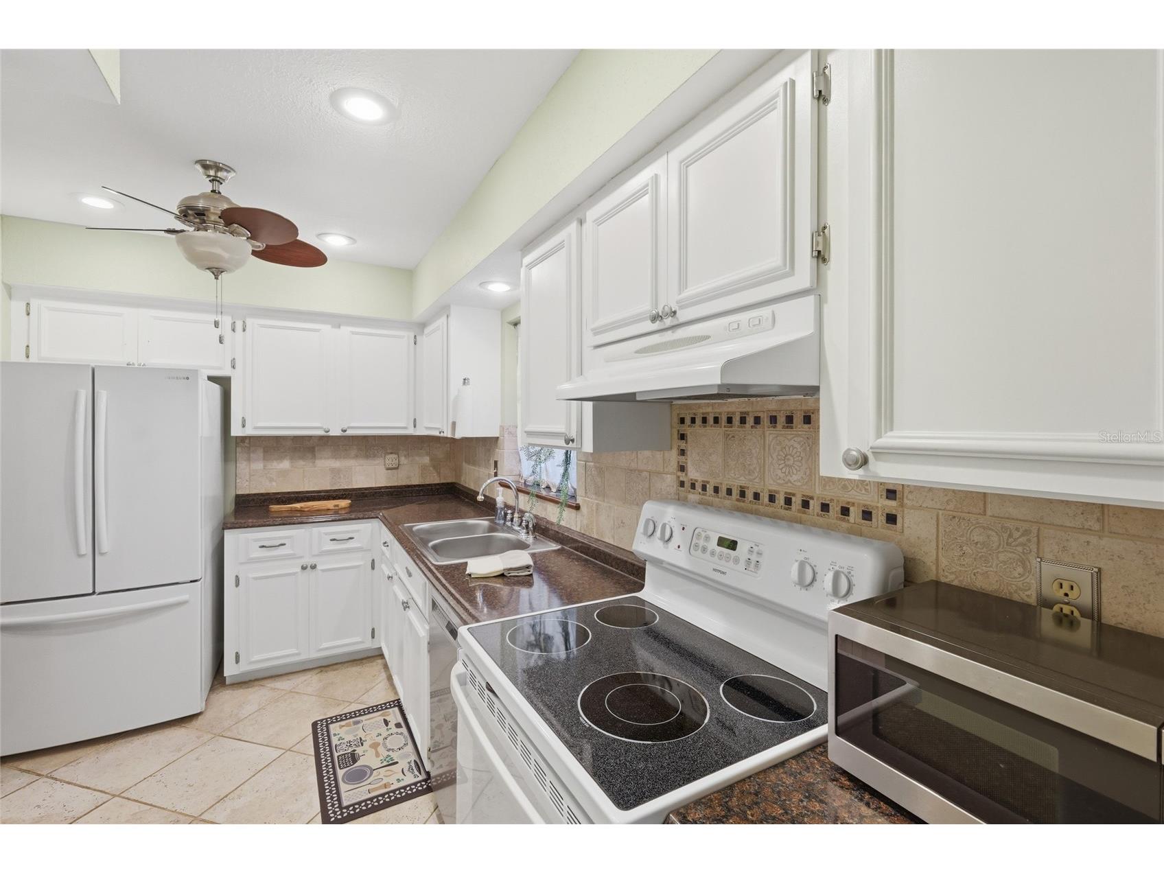 404 Oxford Drive #404 Nokomis FL 34275 A4699074 image9