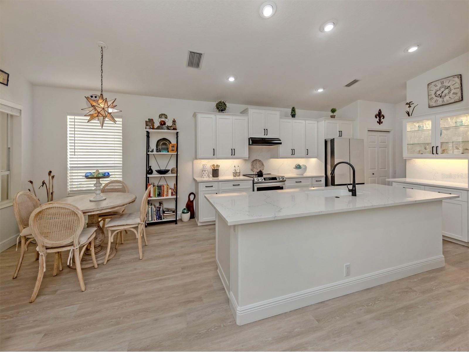 404 Pinewood Lake Drive Venice FL 34285 N6143666 image13