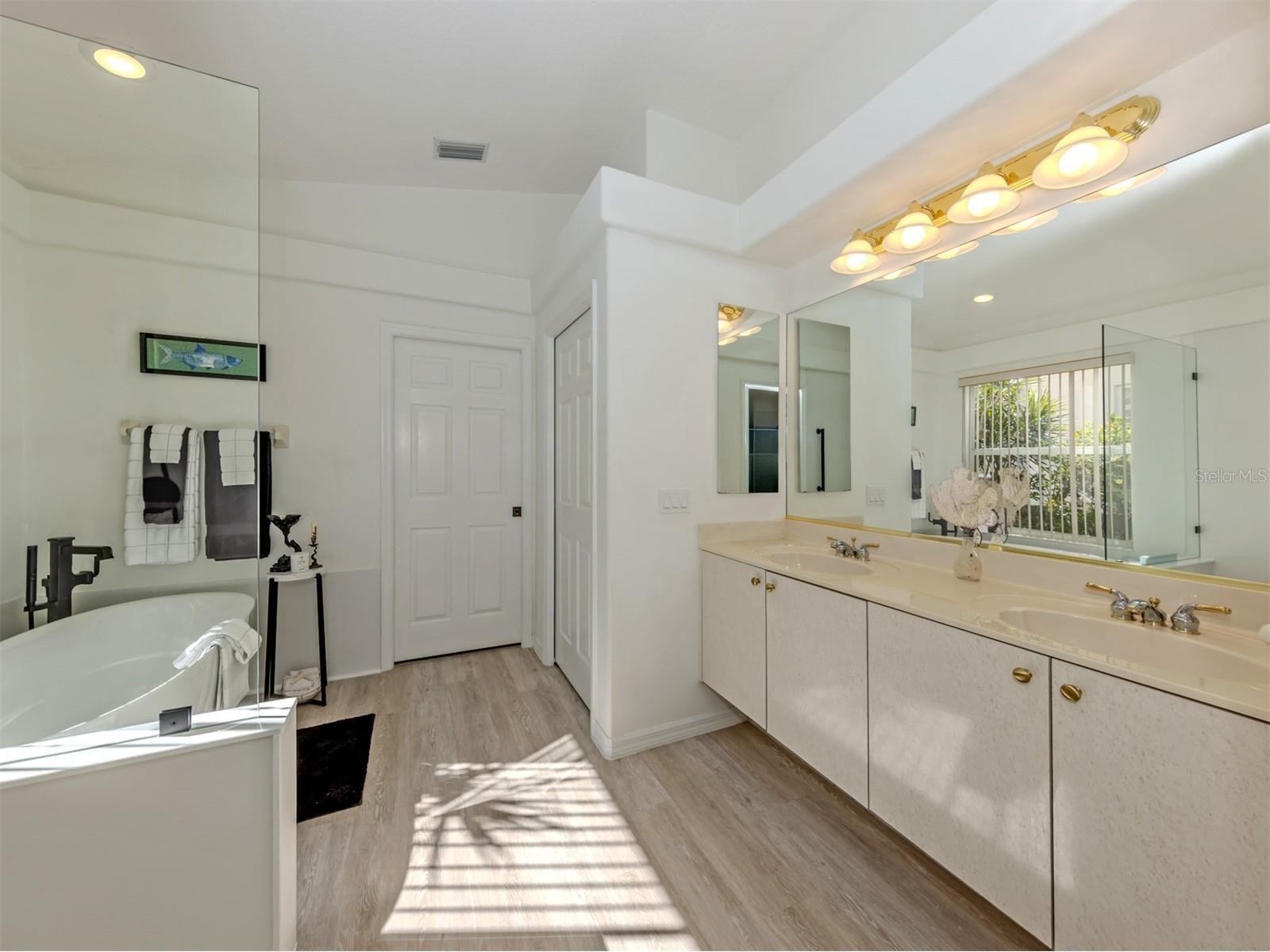 404 Pinewood Lake Drive Venice FL 34285 N6143666 image21