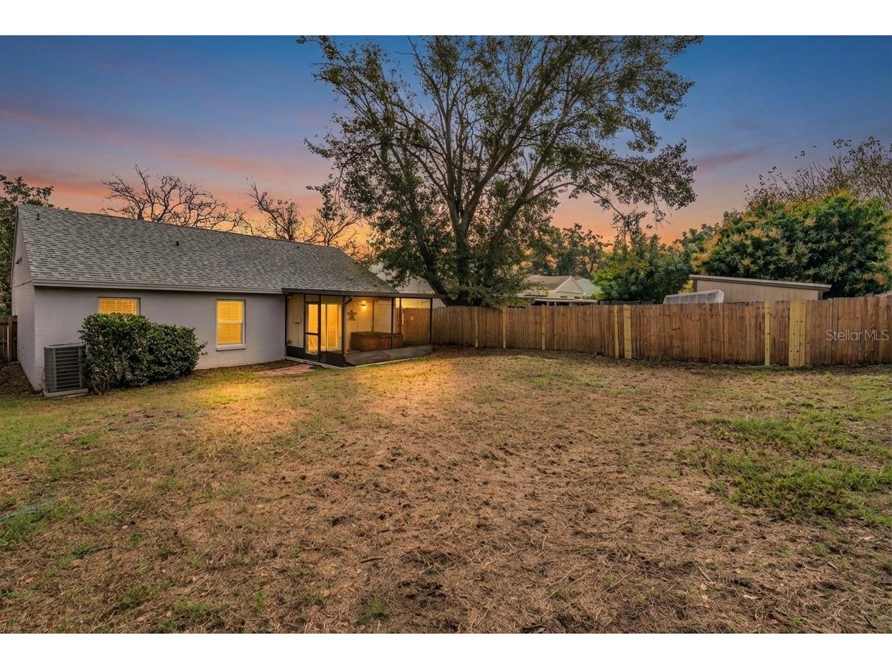 404 Regal Park Drive Valrico FL 33594 TB8461467 image20