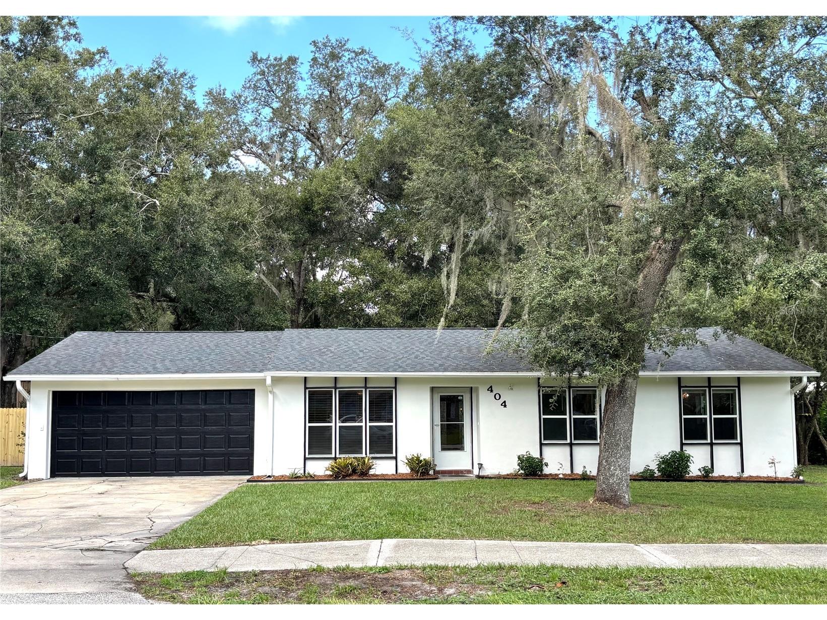 404 S Blue Lake Avenue Deland FL 32724 V4945195 image1