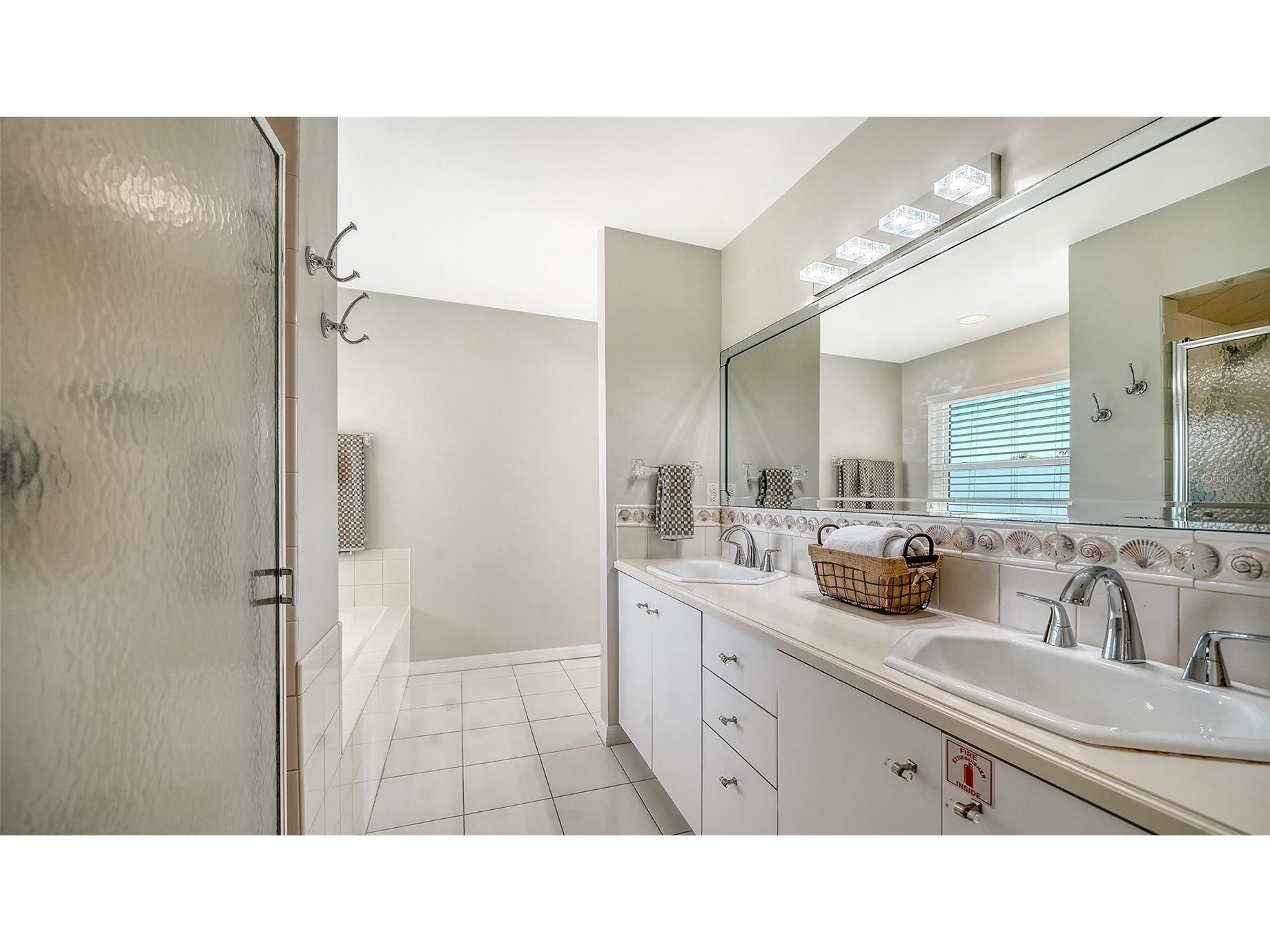 404 S Polk Drive Sarasota FL 34236 A4689616 image17