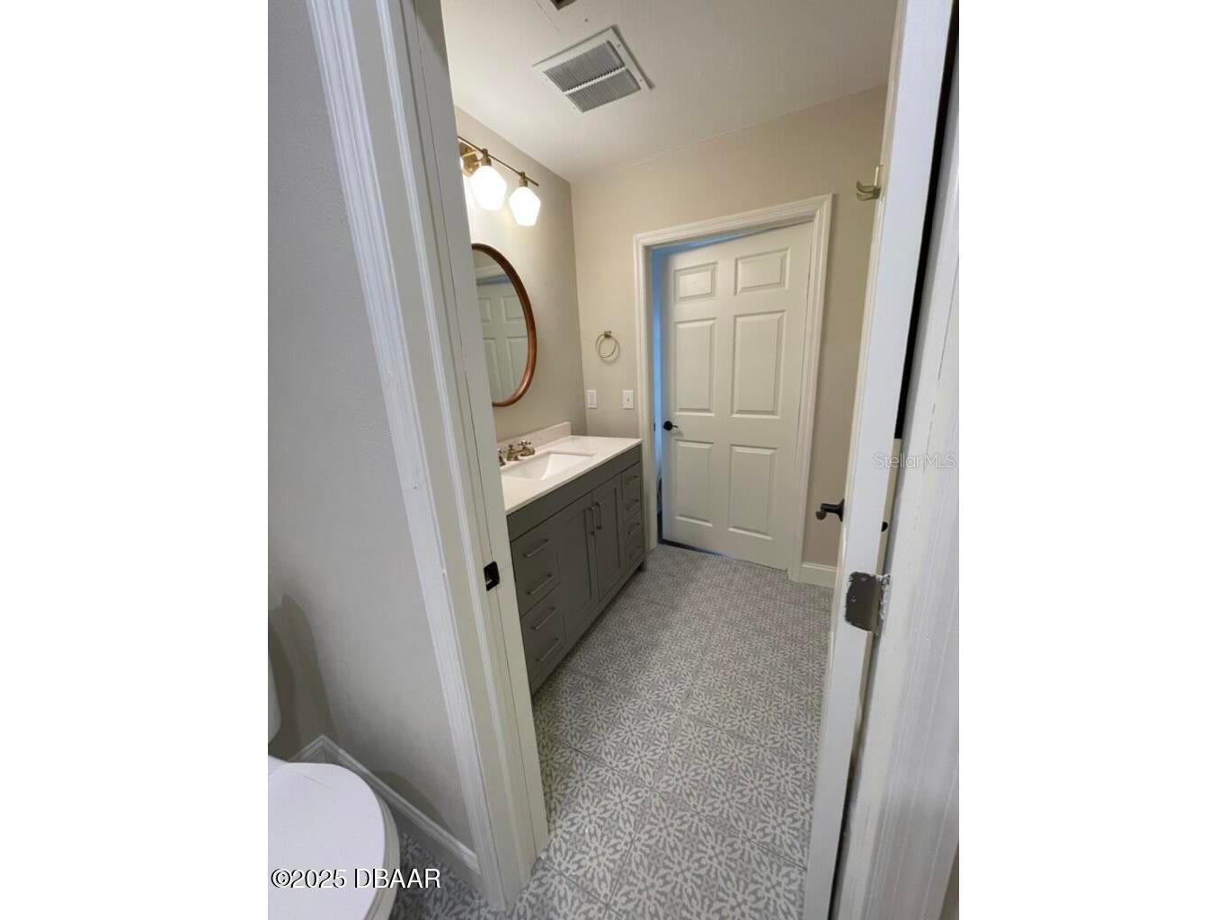 404 S Ridgewood Avenue Daytona Beach FL 32114 V4943079 image21