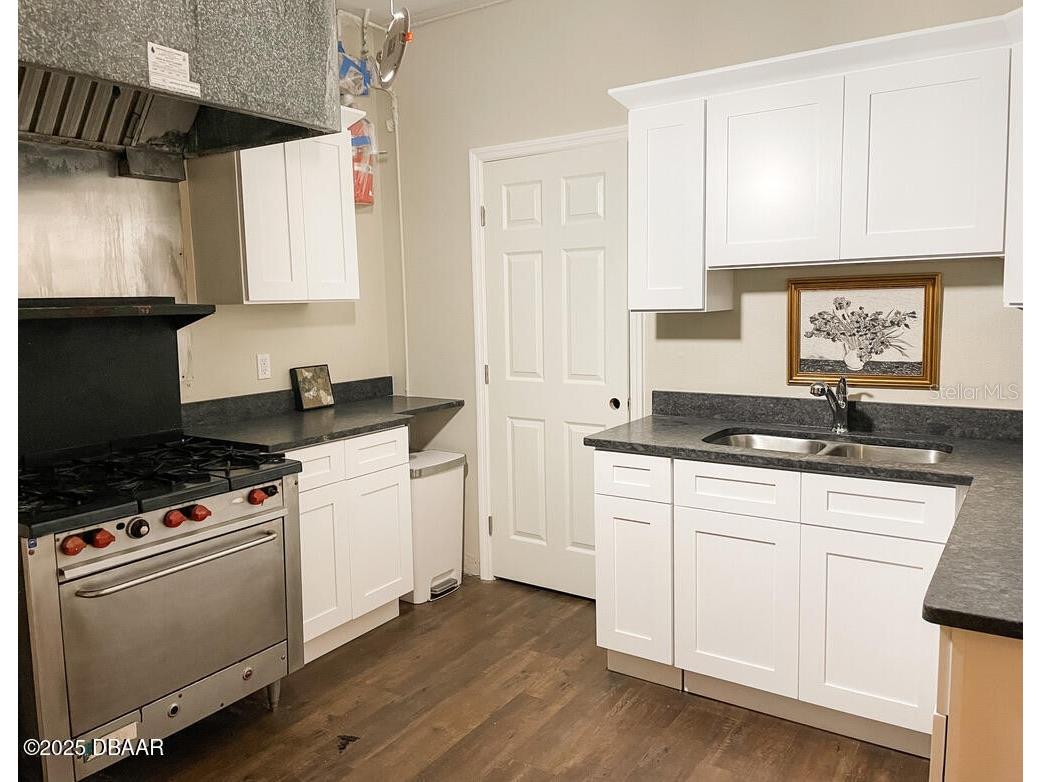 404 S Ridgewood Avenue Daytona Beach FL 32114 V4943079 image32