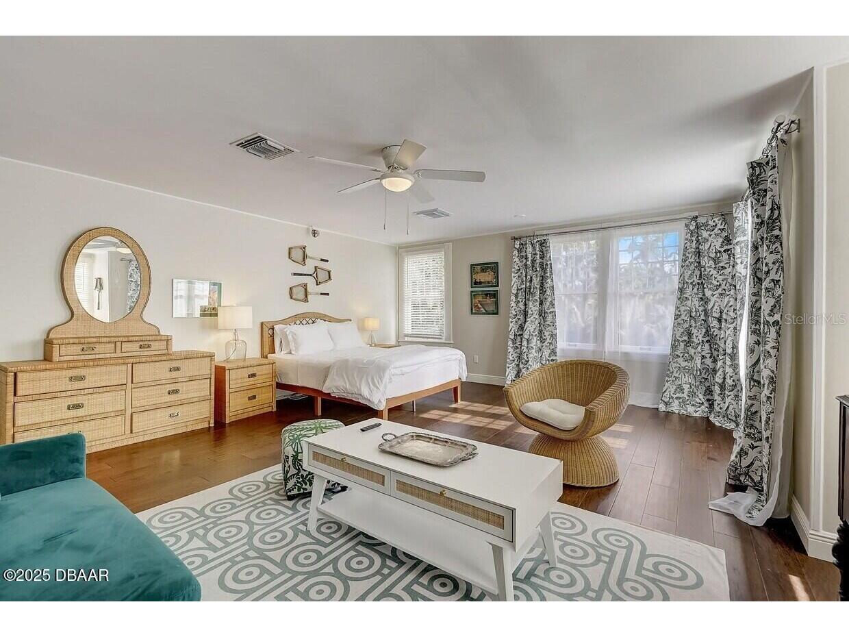 404 S Ridgewood Avenue Daytona Beach FL 32114 V4943079 image9