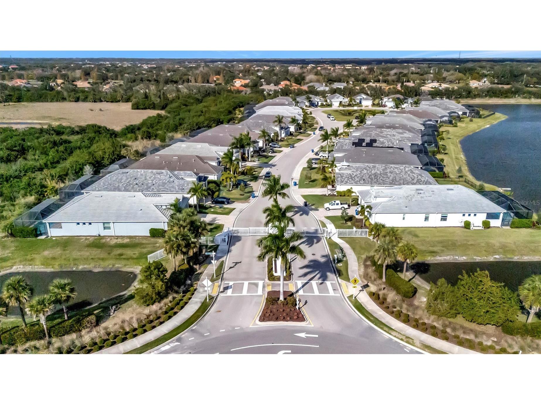 404 Whistler Glen Bradenton FL 34212 A4679001 image7