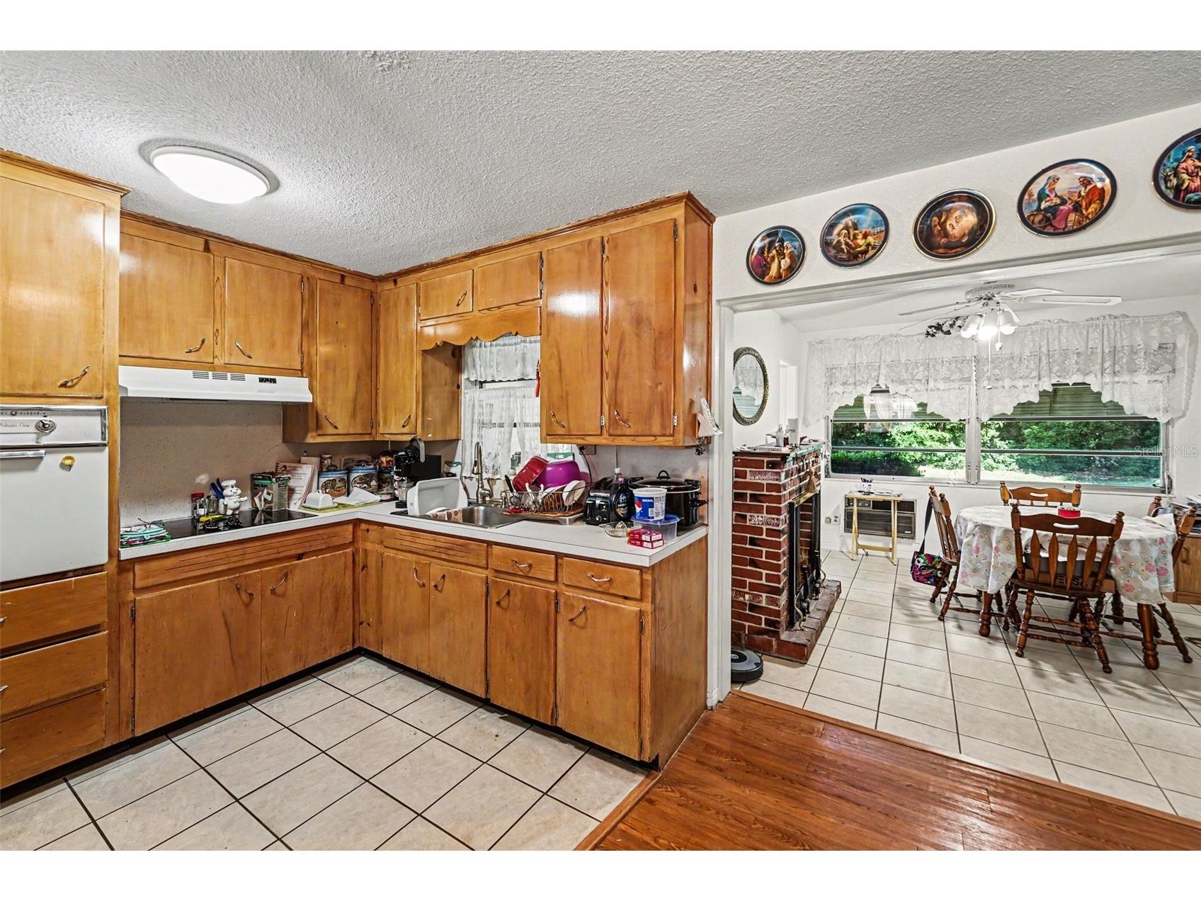 4040 19th St N Saint Petersburg FL 33714 TB8510965 image11