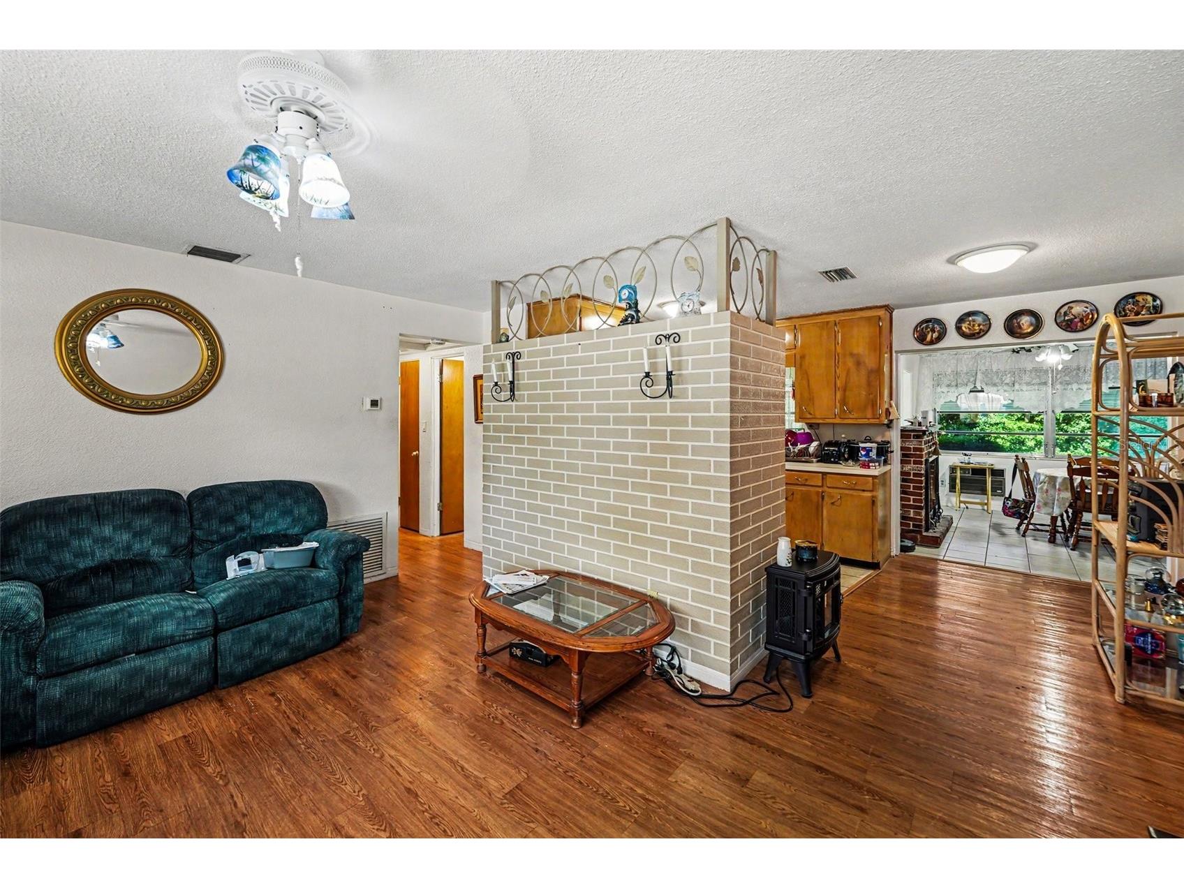 4040 19th St N Saint Petersburg FL 33714 TB8510965 image5