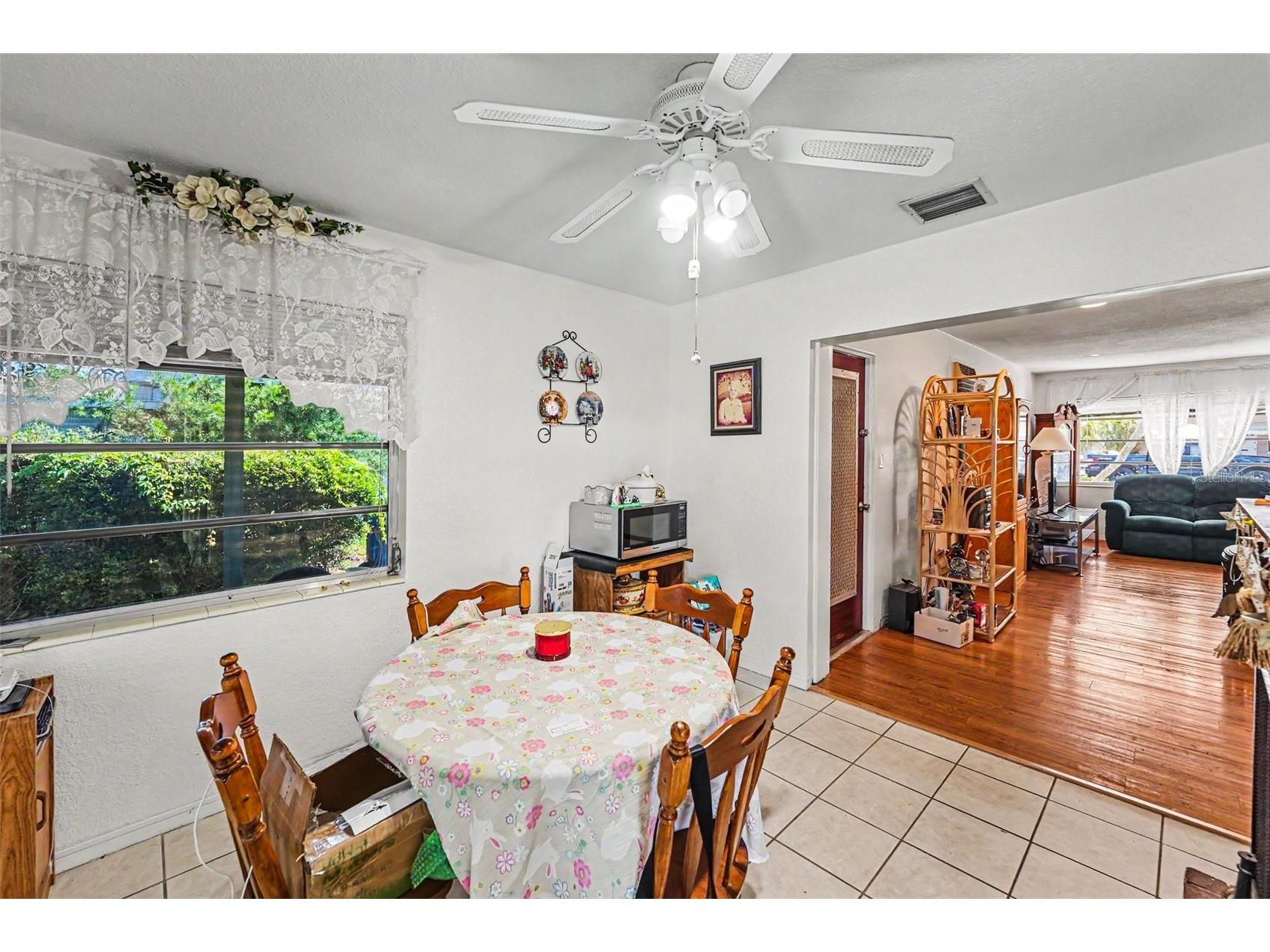 4040 19th St N Saint Petersburg FL 33714 TB8510965 image7