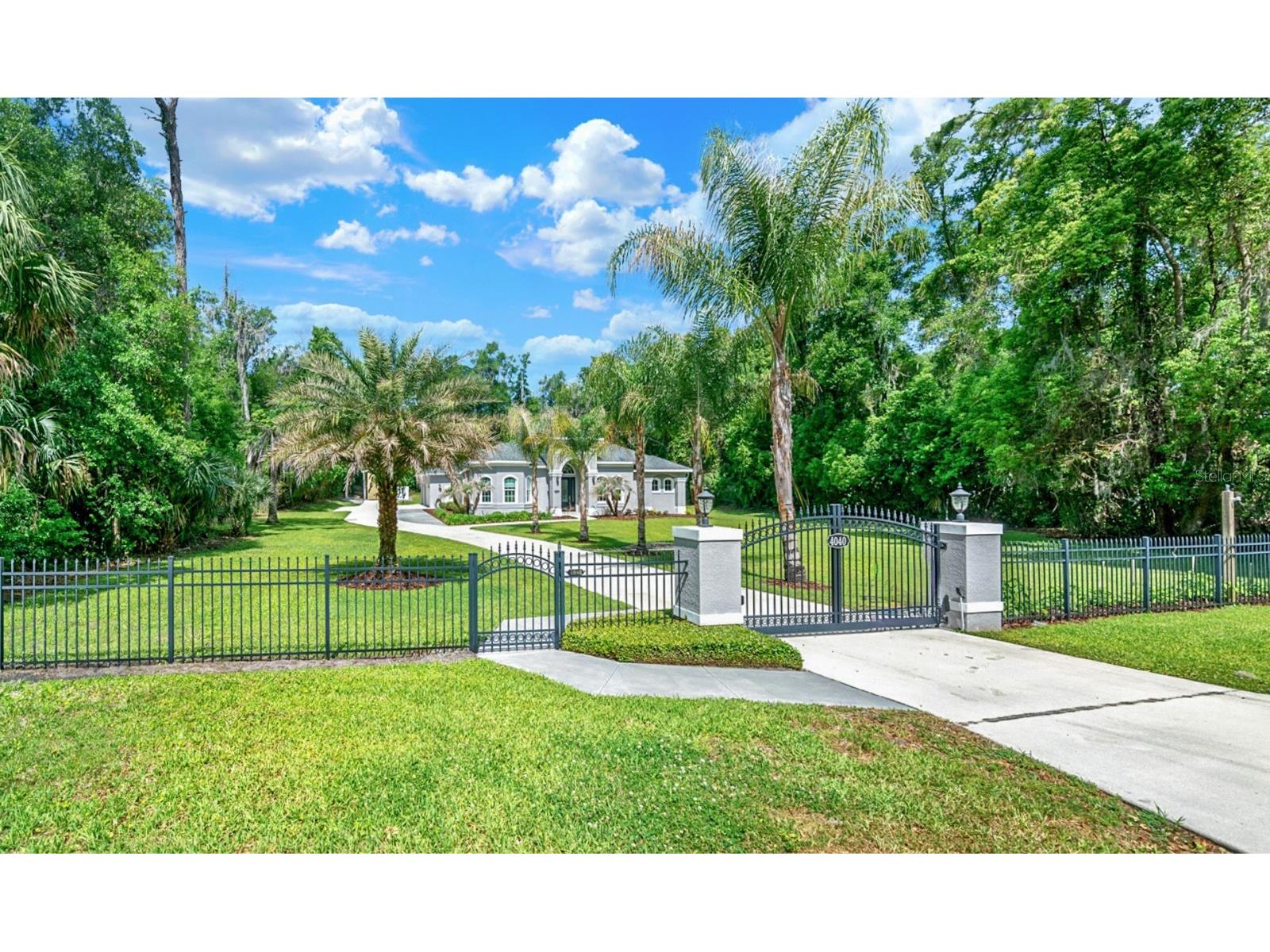 4040 Grand Avenue Deland FL 32720 V4948968 image1