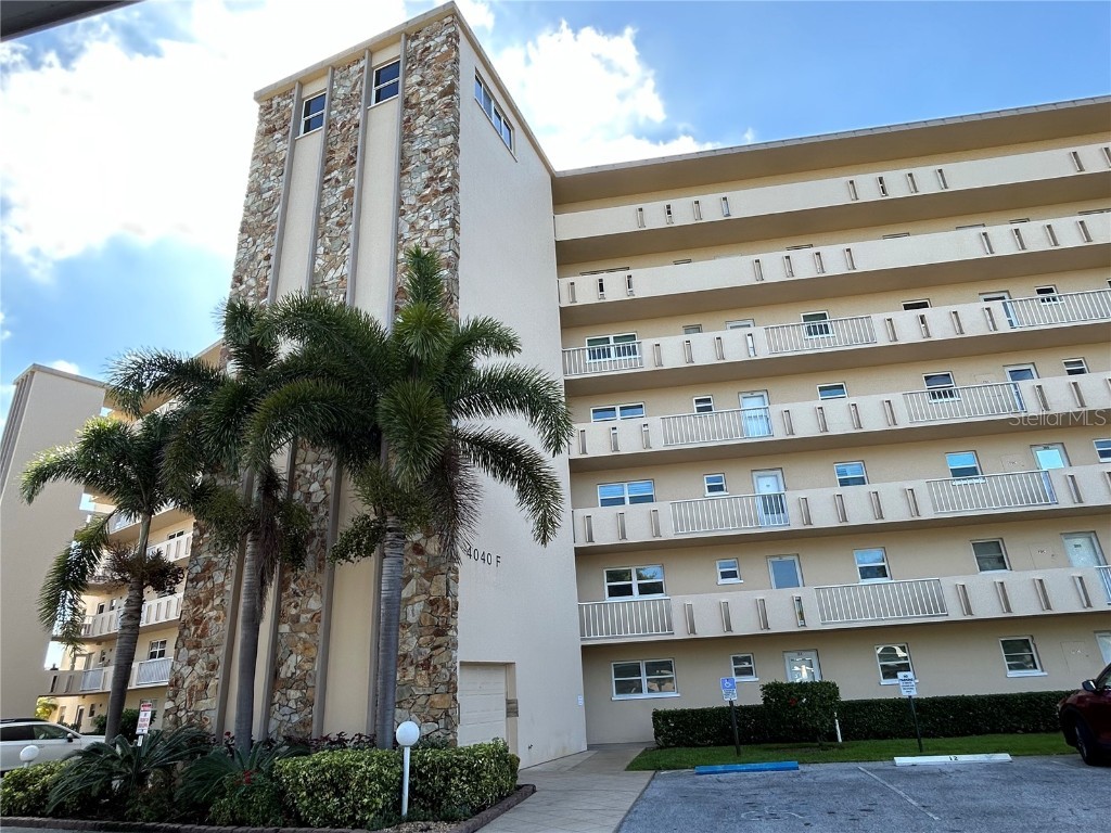 4040 Ironwood Circle #404F Bradenton FL 34209 A4609351 image1