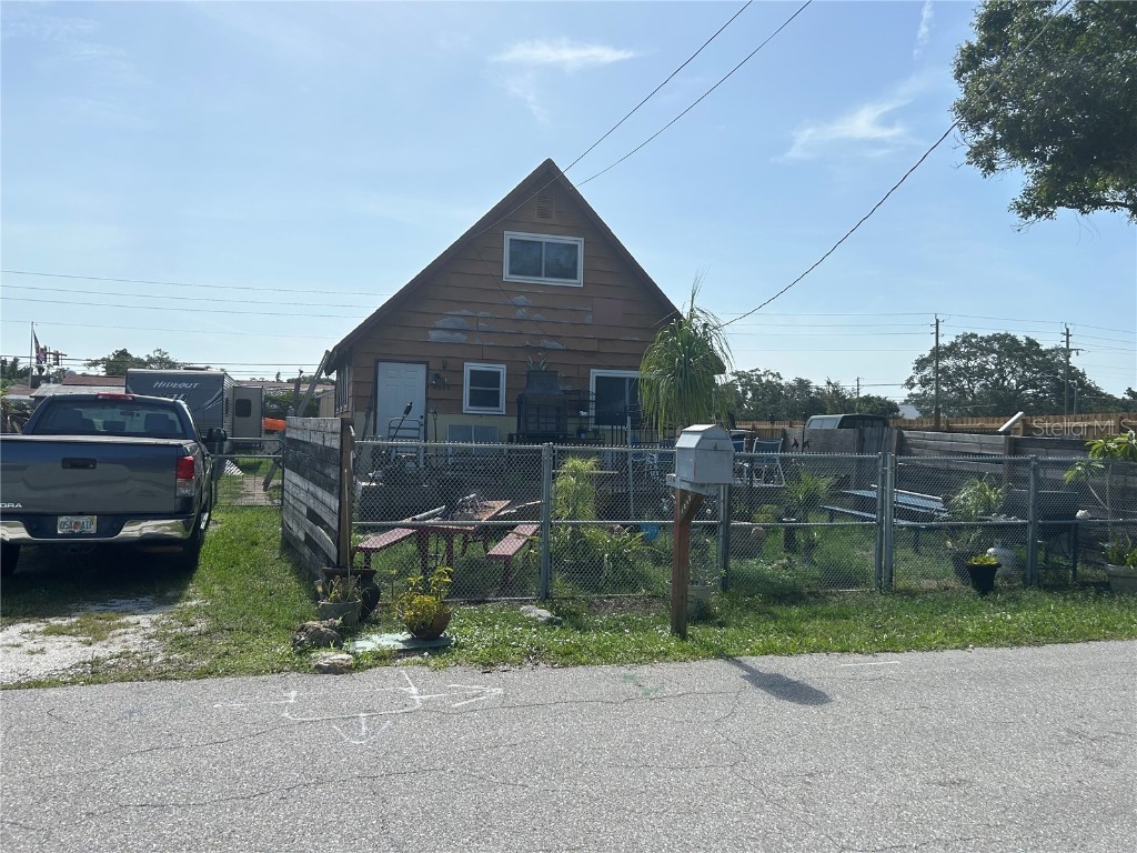 4040 Walnut Avenue Sarasota FL 34234 A4577848 image1