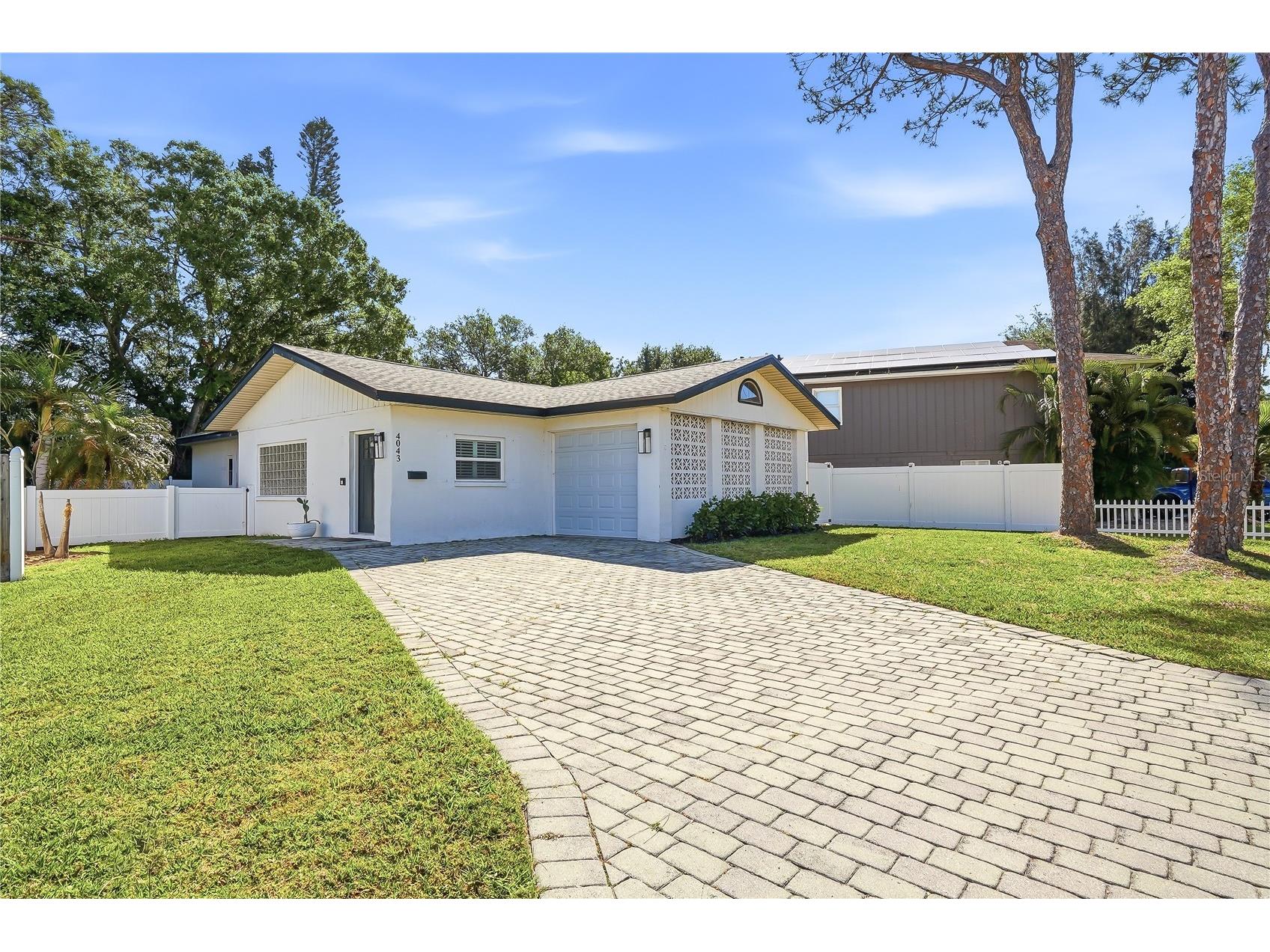 4043 Shore Acres Boulevard NE Saint Petersburg FL 33703 TB8493769 image1