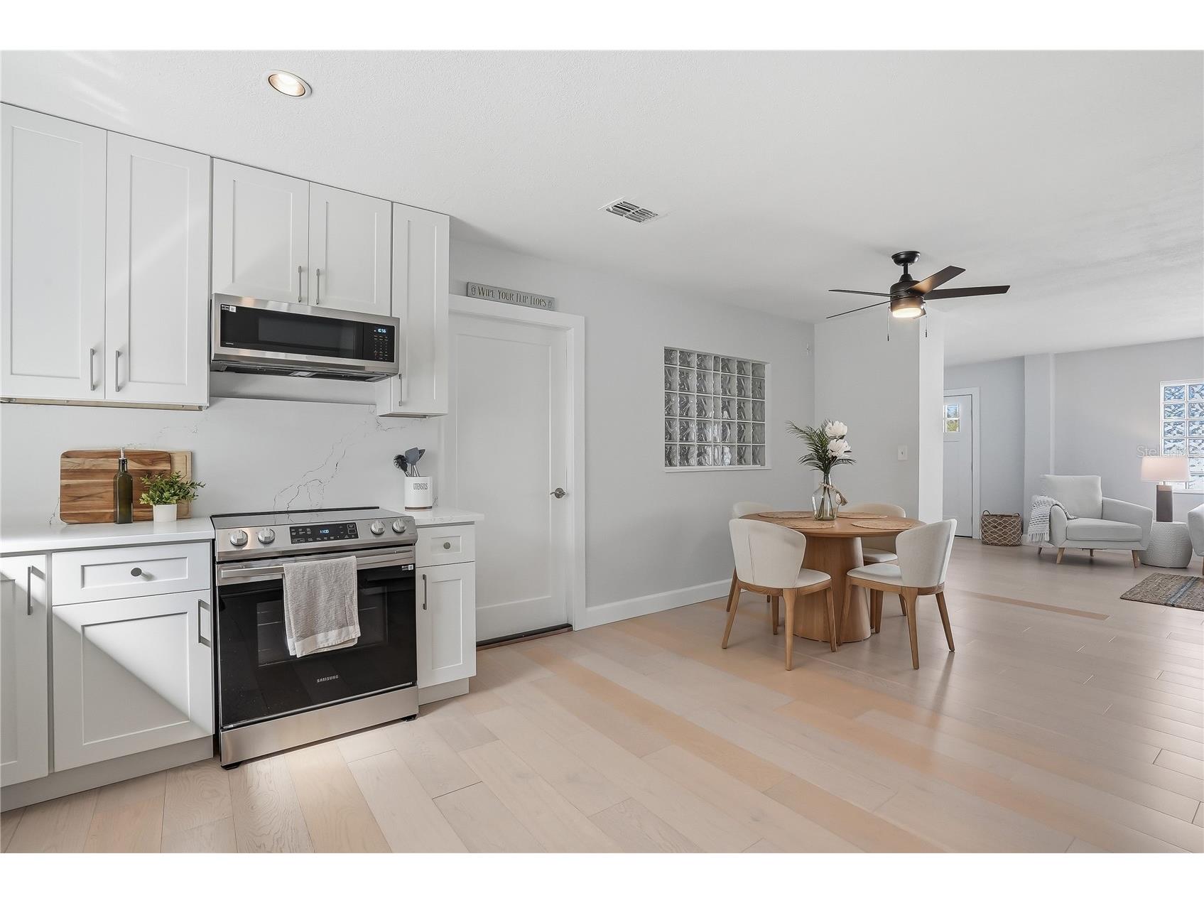 4043 Shore Acres Boulevard NE Saint Petersburg FL 33703 TB8493769 image15