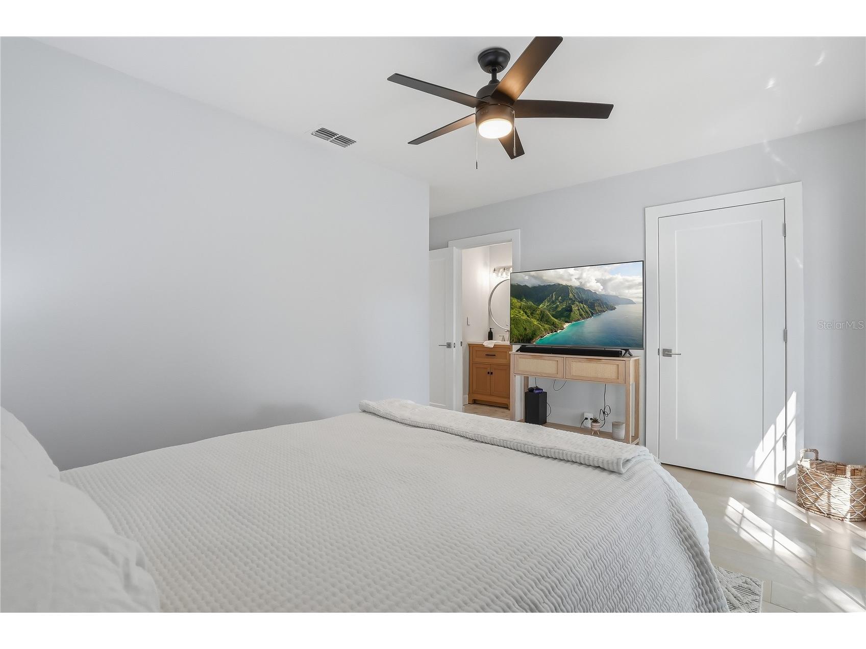 4043 Shore Acres Boulevard NE Saint Petersburg FL 33703 TB8493769 image19