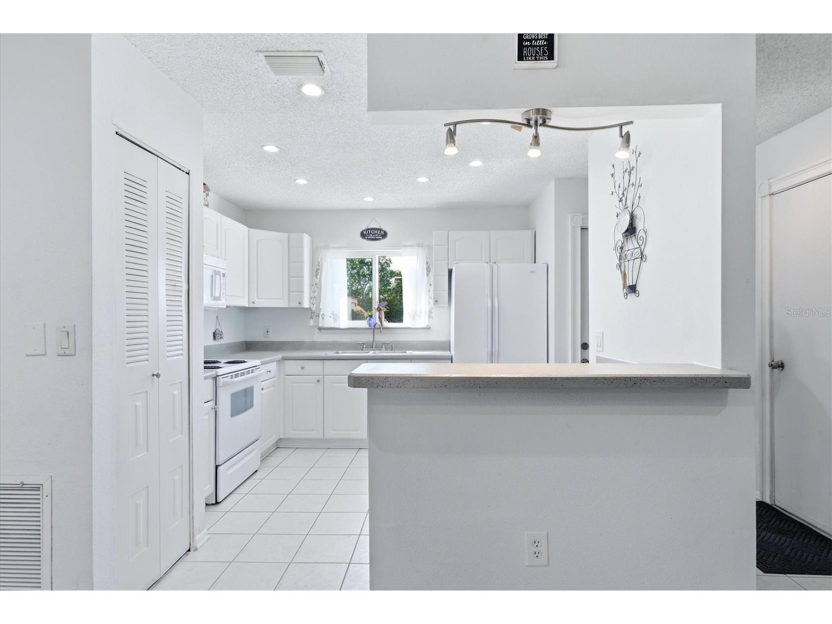 4044 S Salford Boulevard North Port FL 34287 N6144125 image15