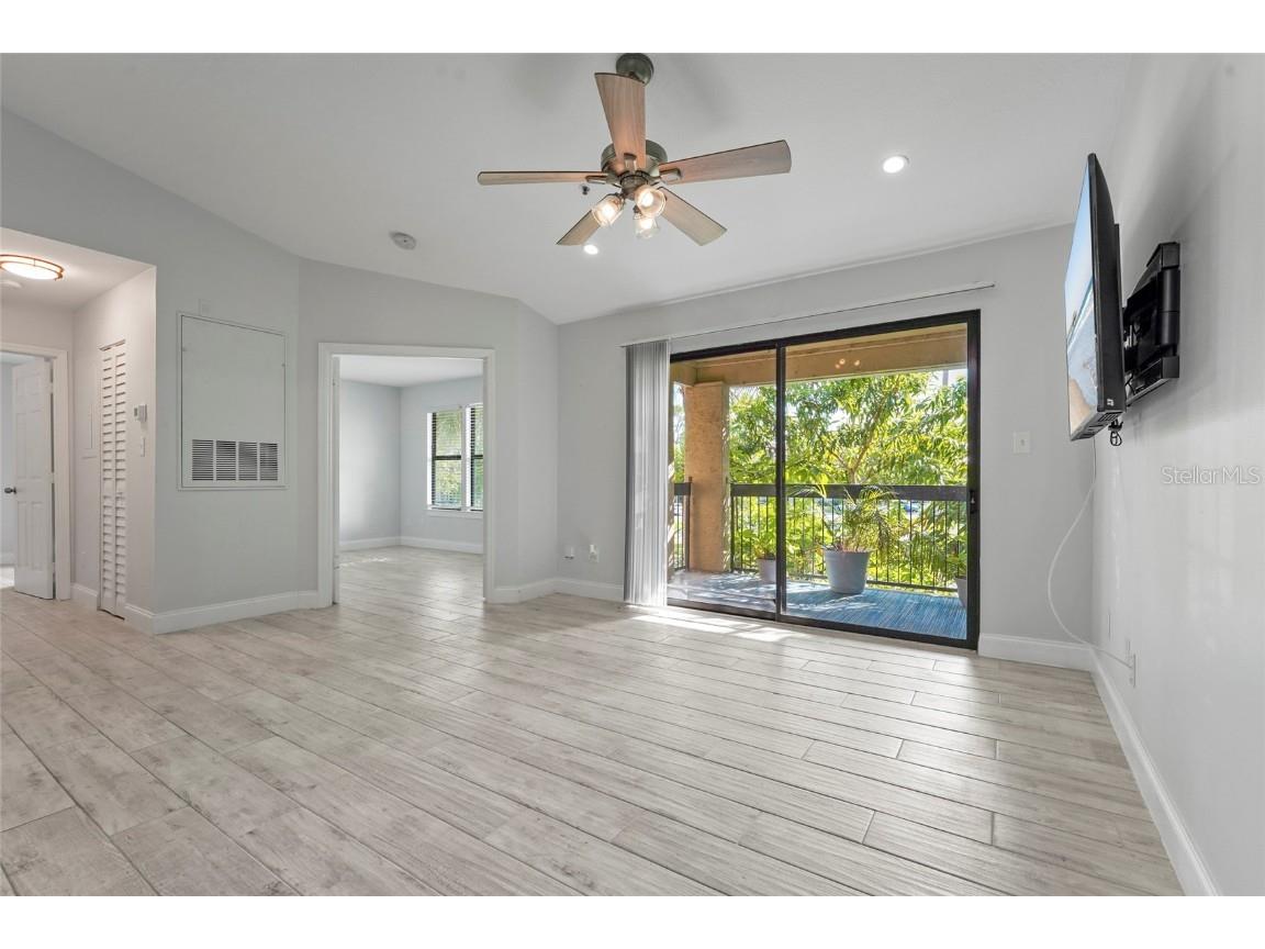 4045 Crockers Lake Boulevard #23 Sarasota FL 34238 A4666552 image17