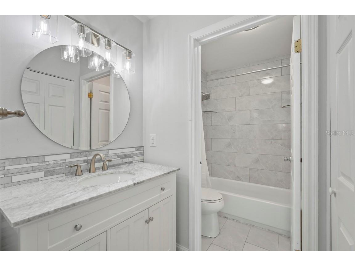 4045 Crockers Lake Boulevard #23 Sarasota FL 34238 A4666552 image27