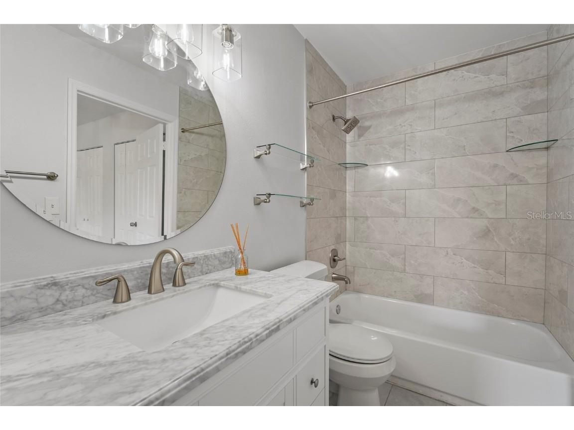 4045 Crockers Lake Boulevard #23 Sarasota FL 34238 A4666552 image36