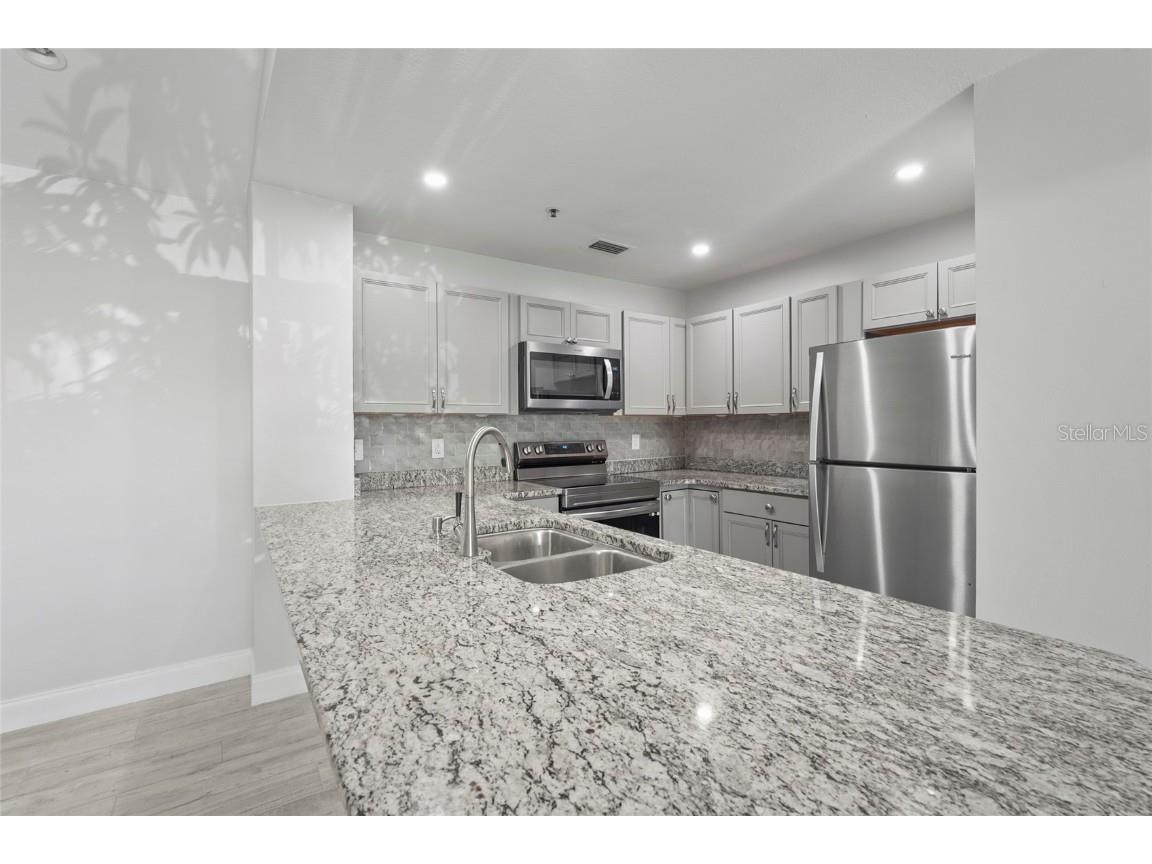 4045 Crockers Lake Boulevard #23 Sarasota FL 34238 A4666552 image9