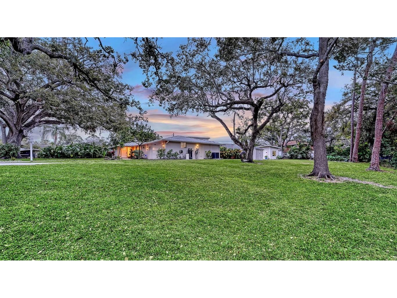 4045 Lisbon Place Sarasota FL 34231 A4642097 image1