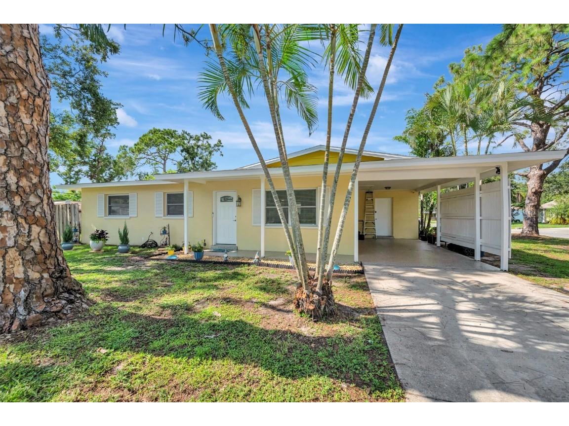 4047 Berkshire Drive Sarasota FL 34241 A4660335 image1